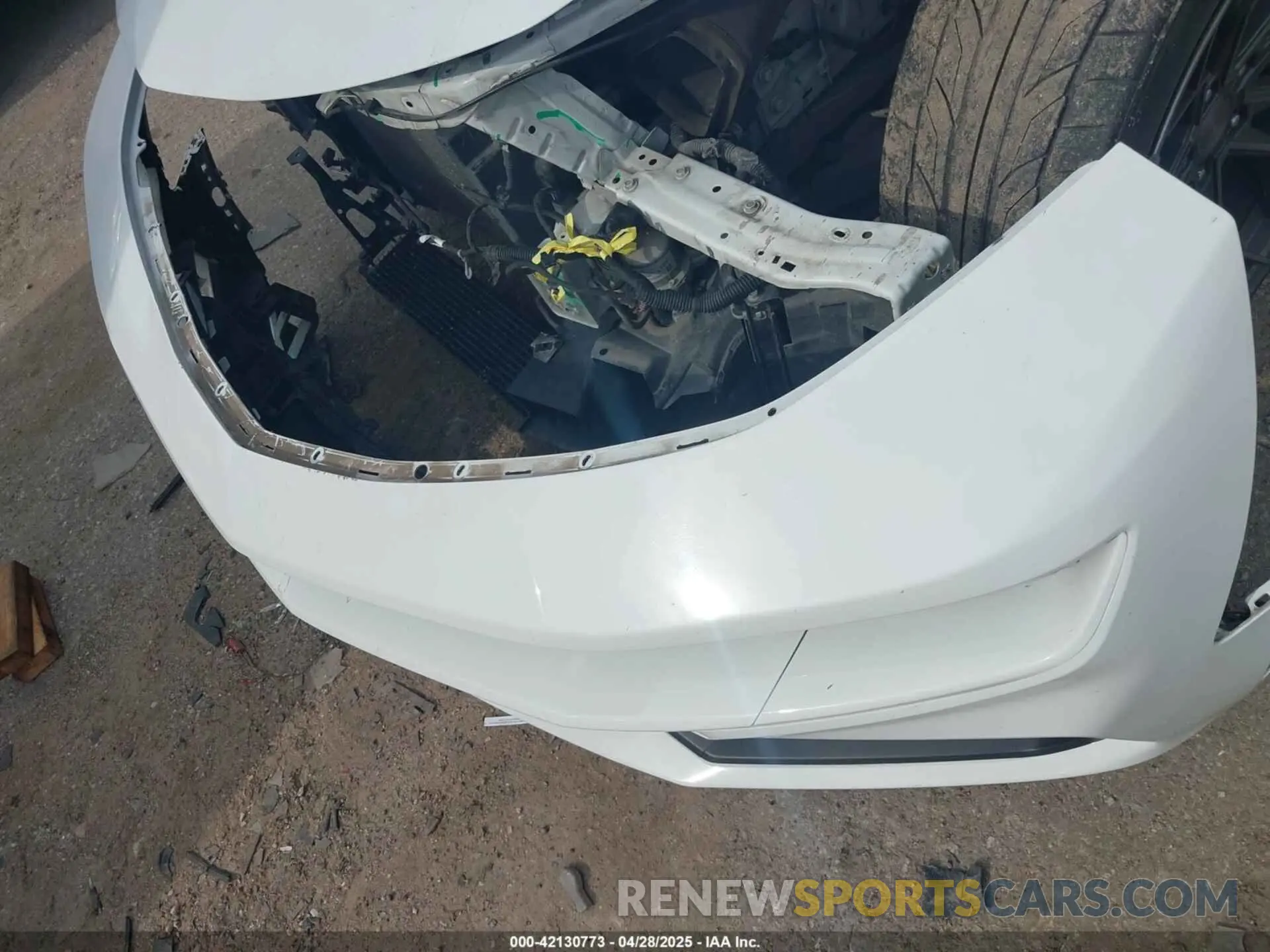 12 Photograph of a damaged car 1G1FF1R71L0142367 CHEVROLET CAMARO 2020