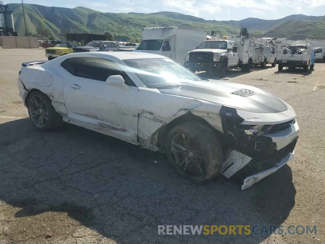 4 Photograph of a damaged car 1G1FF1R7XL0110159 CHEVROLET CAMARO 2020