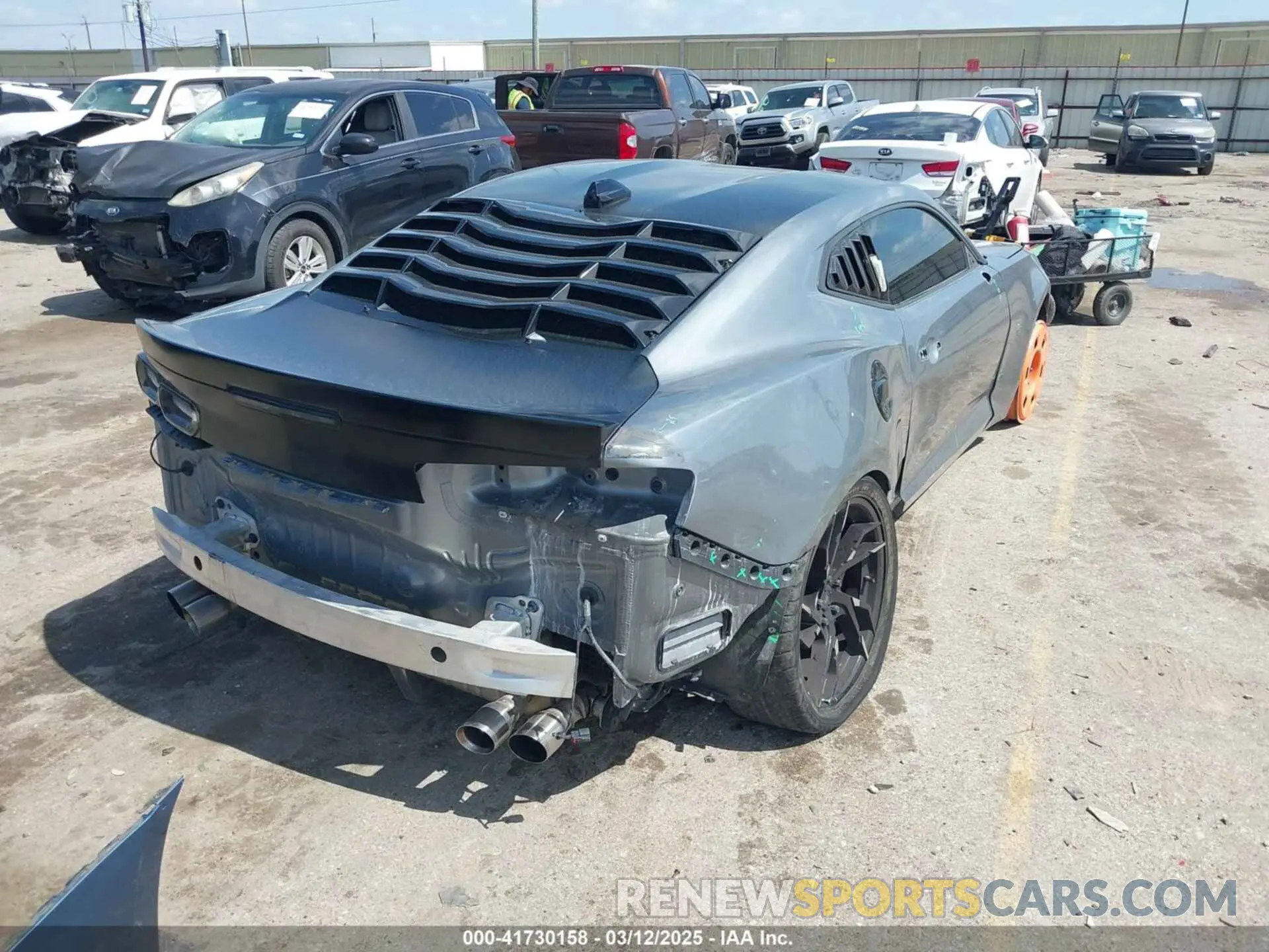 4 Photograph of a damaged car 1G1FG1R71L0114890 CHEVROLET CAMARO 2020