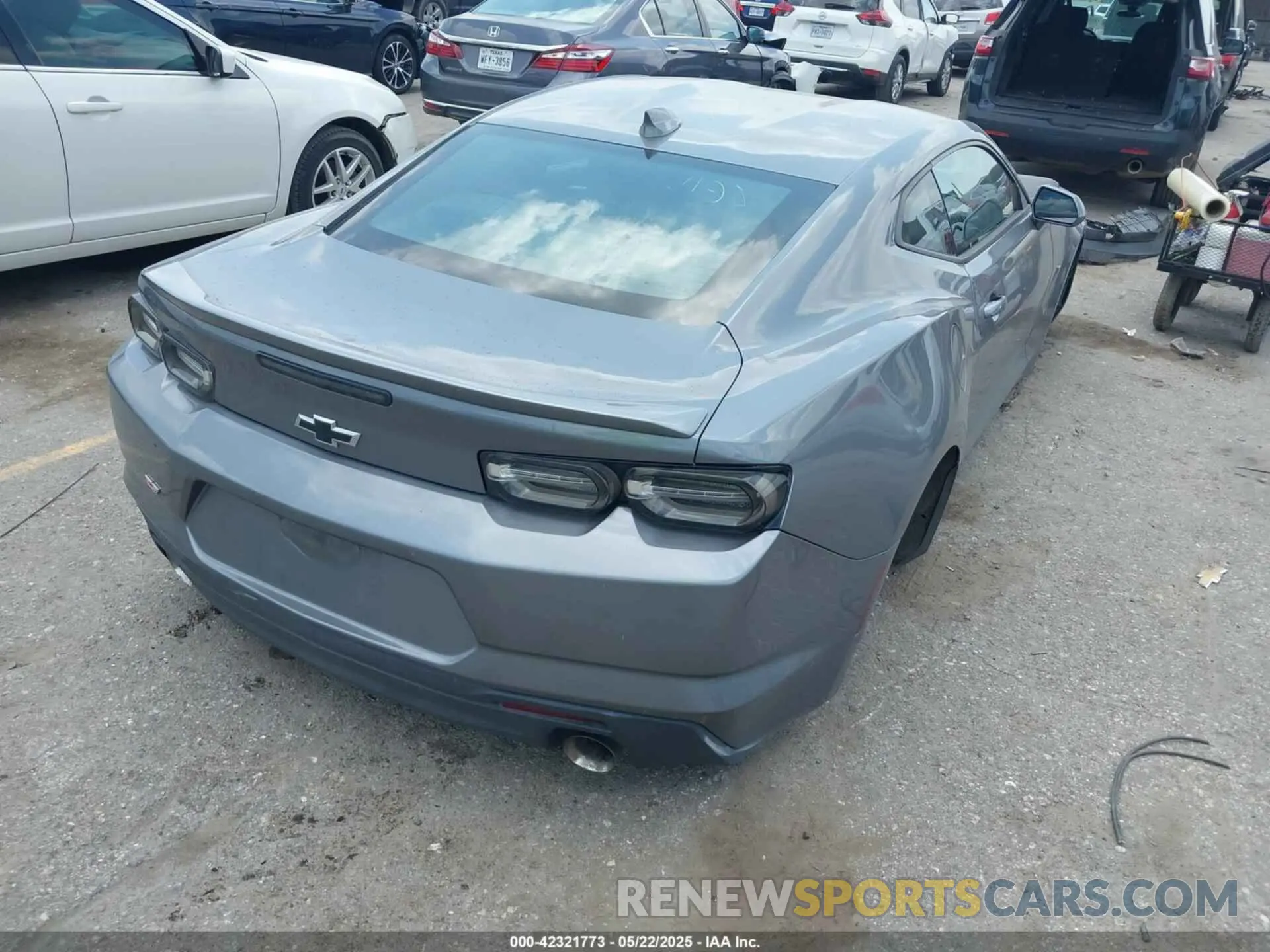 4 Photograph of a damaged car 1G1FB1RS3M0101028 CHEVROLET CAMARO 2021