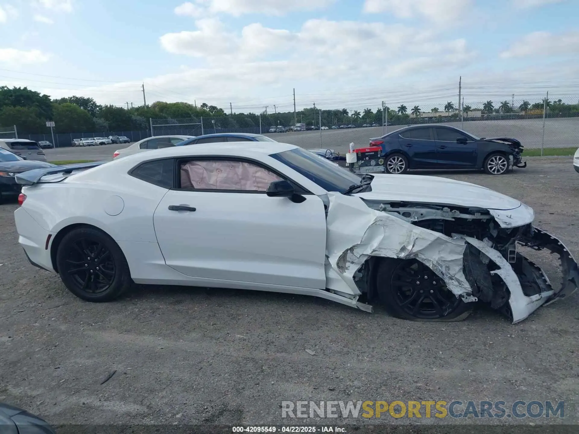 12 Фотография поврежденного автомобиля 1G1FB1RX1M0101783 CHEVROLET CAMARO 2021