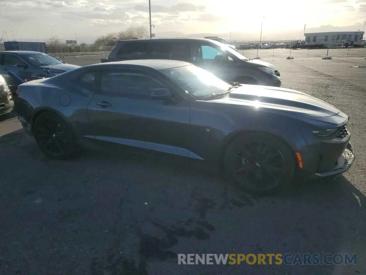 4 Photograph of a damaged car 1G1FB1RX6M0137372 CHEVROLET CAMARO 2021