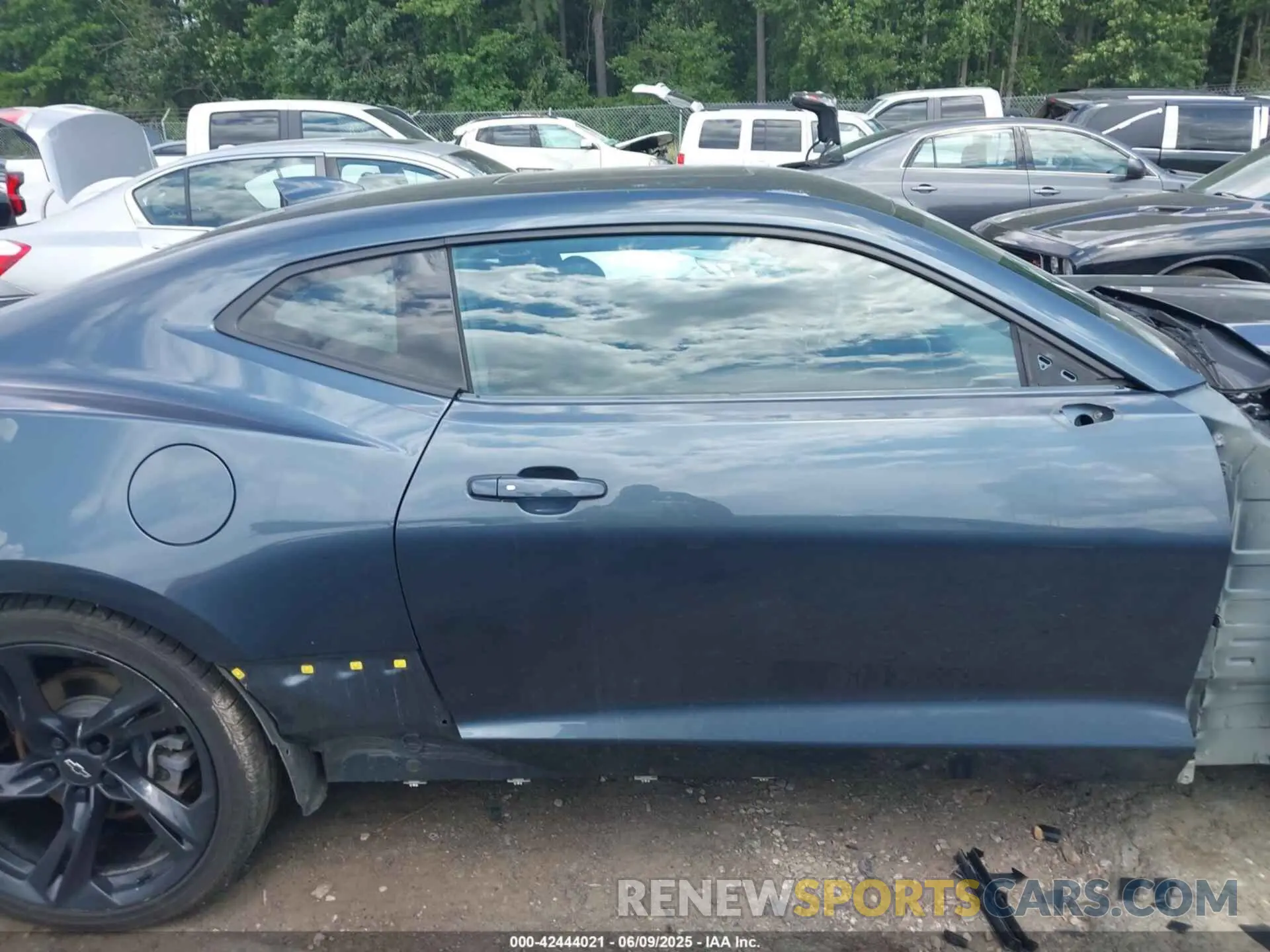 14 Фотография поврежденного автомобиля 1G1FB1RX8M0104325 CHEVROLET CAMARO 2021