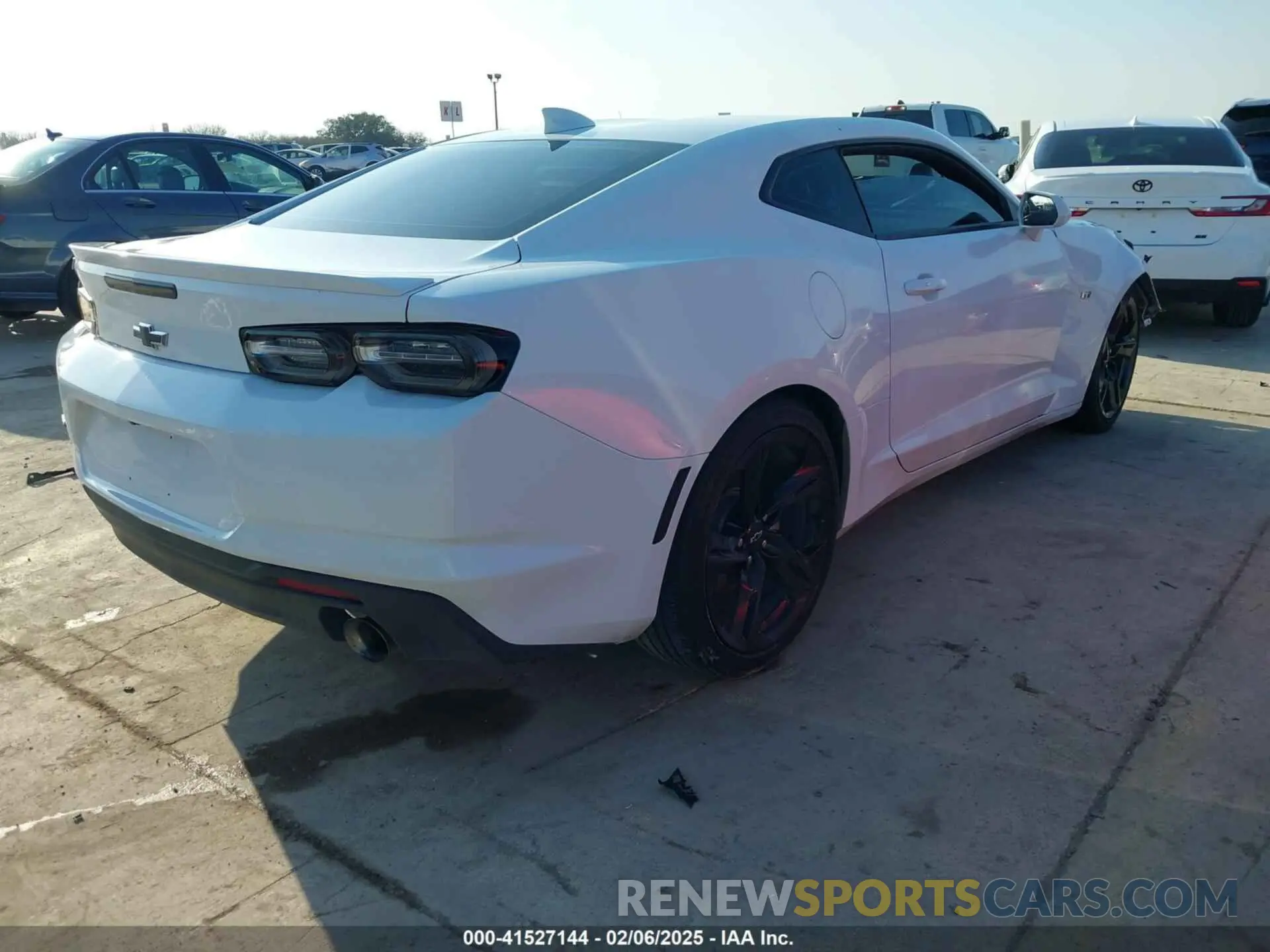4 Фотография поврежденного автомобиля 1G1FB1RX8M0130021 CHEVROLET CAMARO 2021