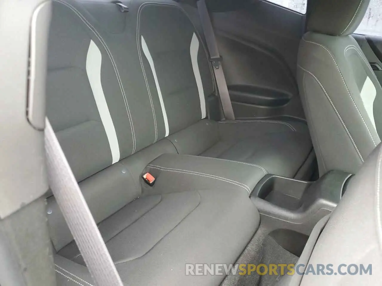 10 Фотография поврежденного автомобиля 1G1FE1R7XM0124664 CHEVROLET CAMARO 2021