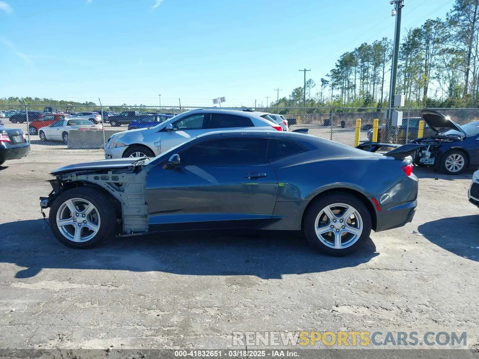 14 Photograph of a damaged car 1G1FB1RX5N0117695 CHEVROLET CAMARO 2022