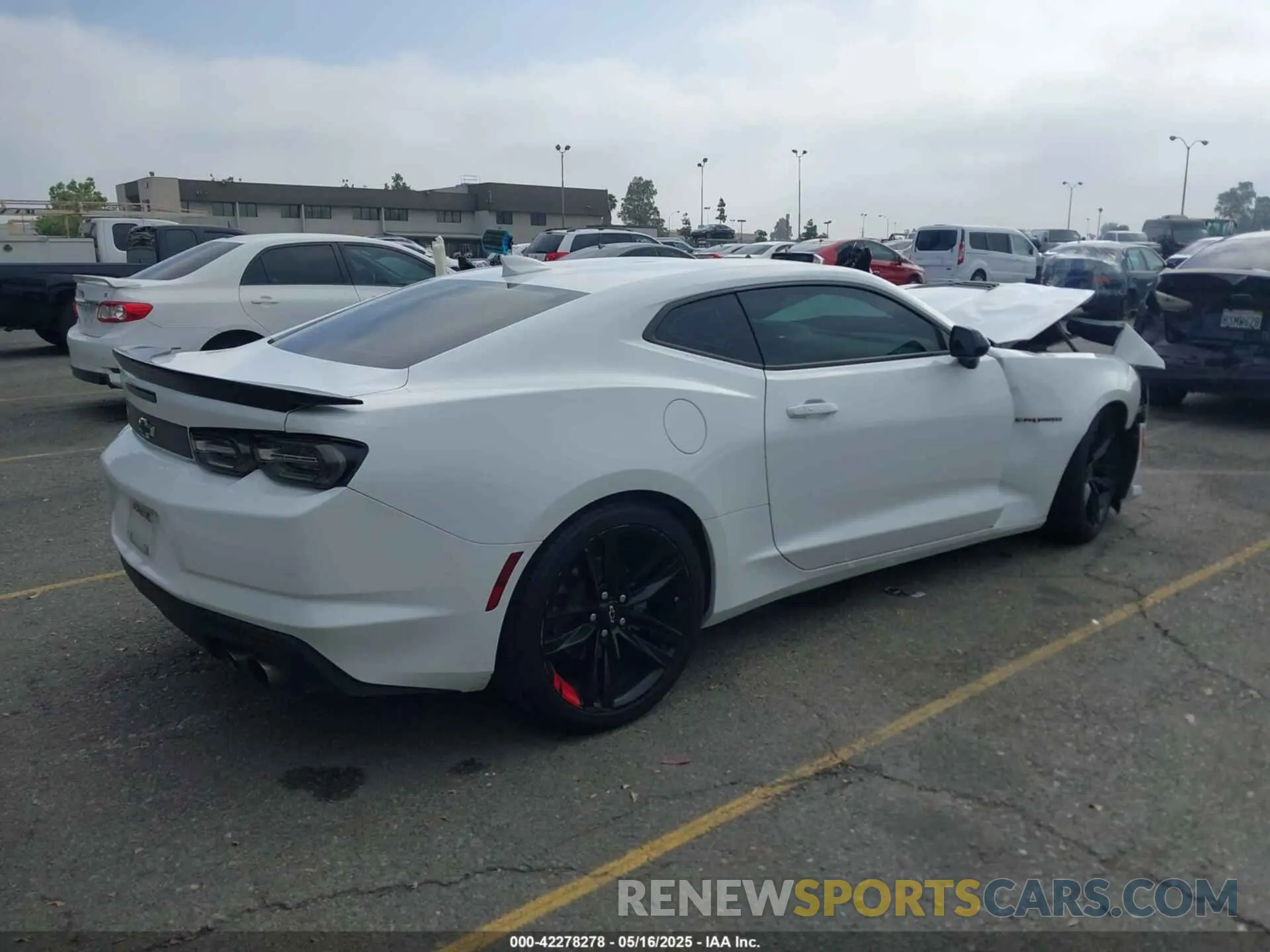 4 Photograph of a damaged car 1G1FF1R75N0132802 CHEVROLET CAMARO 2022