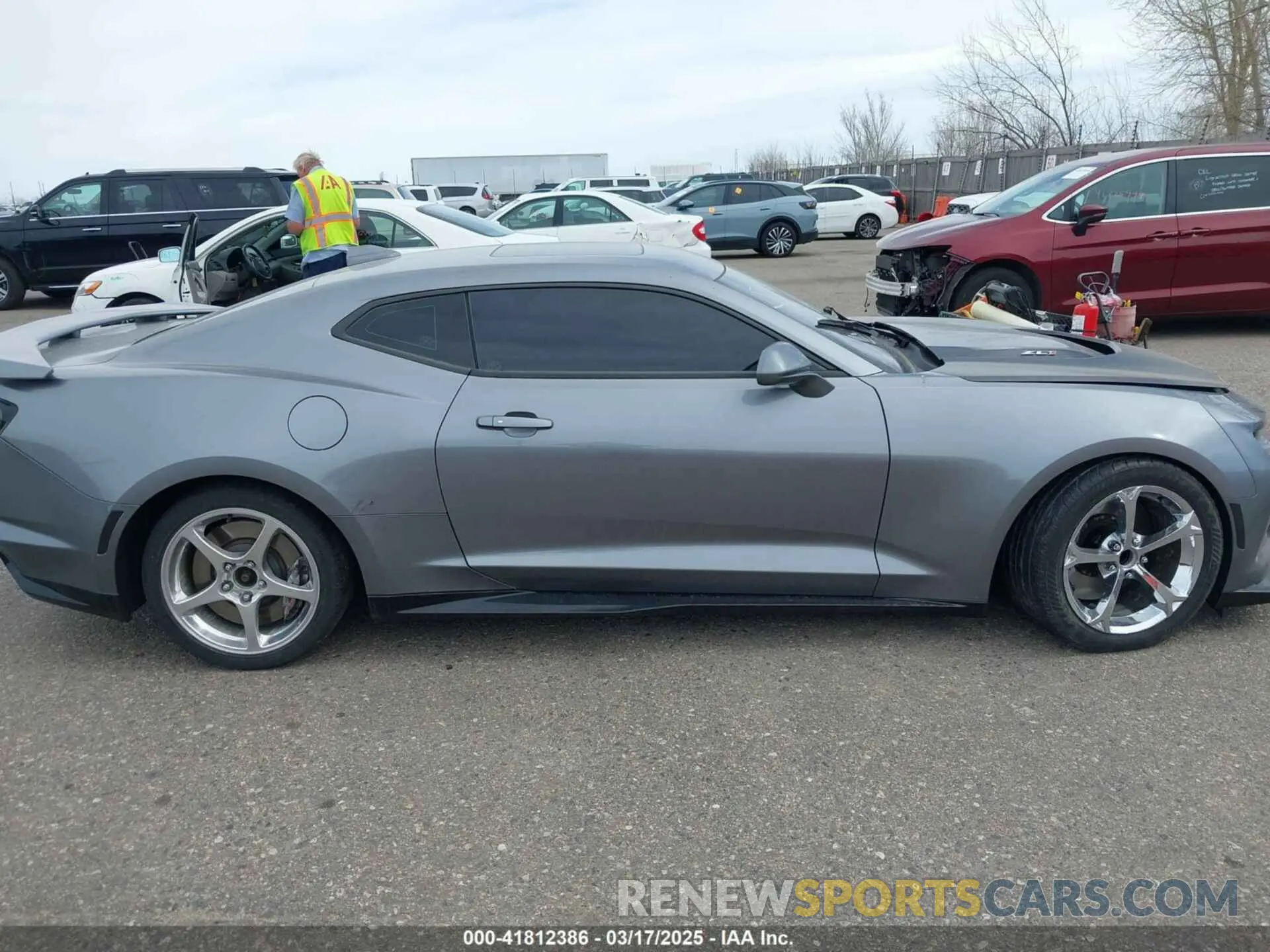 13 Photograph of a damaged car 1G1FK1R65N0126050 CHEVROLET CAMARO 2022