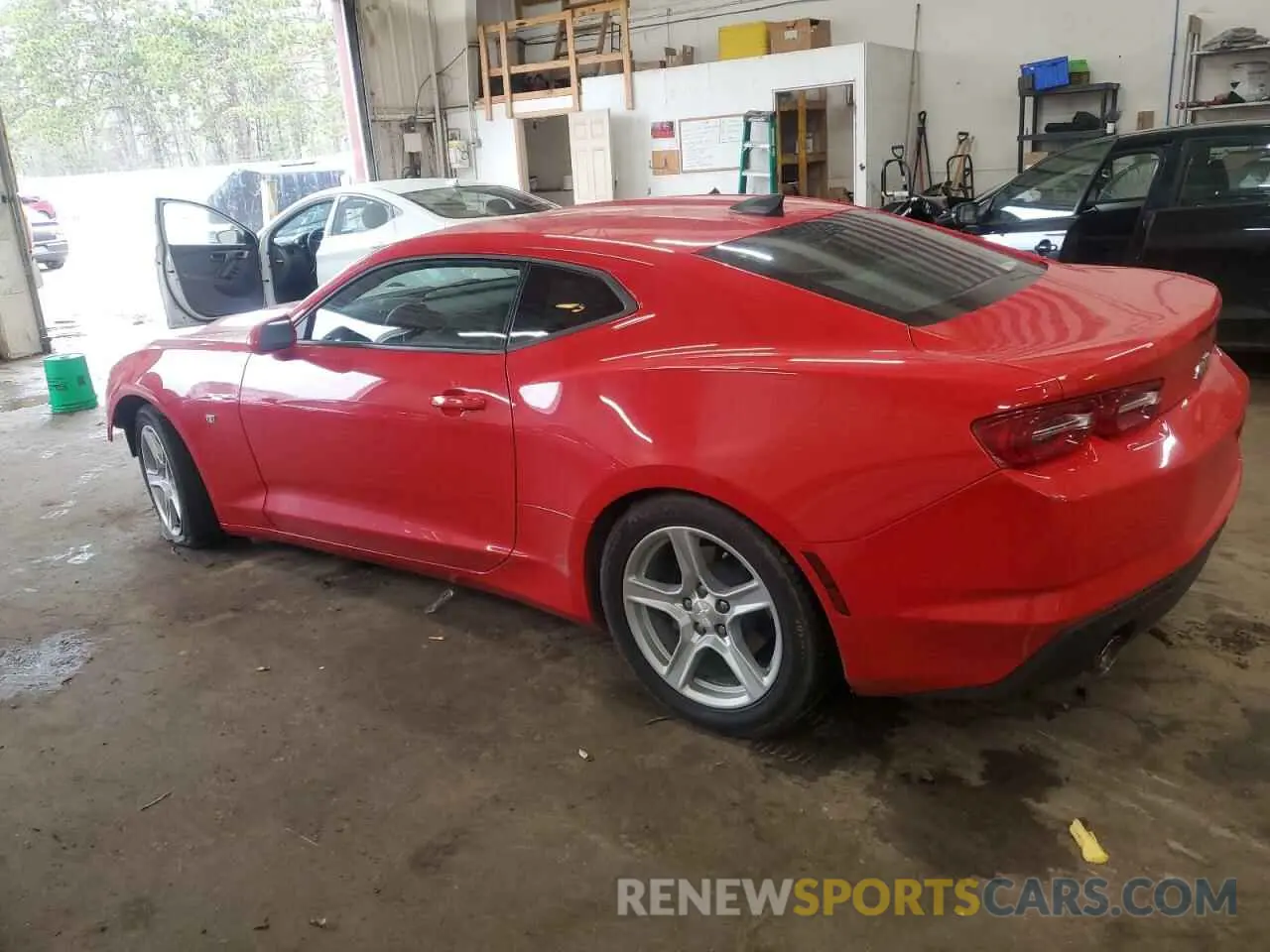 2 Фотография поврежденного автомобиля 1G1FB1RSXP0141949 CHEVROLET CAMARO 2023