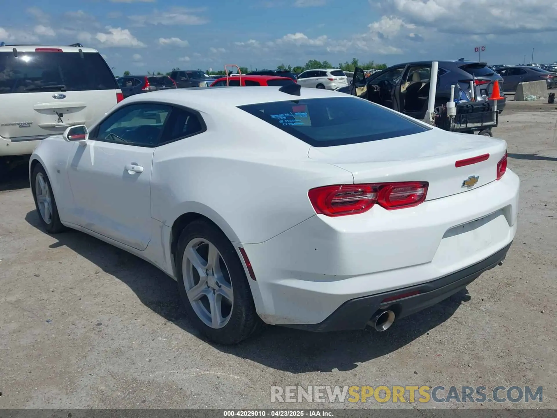 3 Фотография поврежденного автомобиля 1G1FB1RX0P0133502 CHEVROLET CAMARO 2023