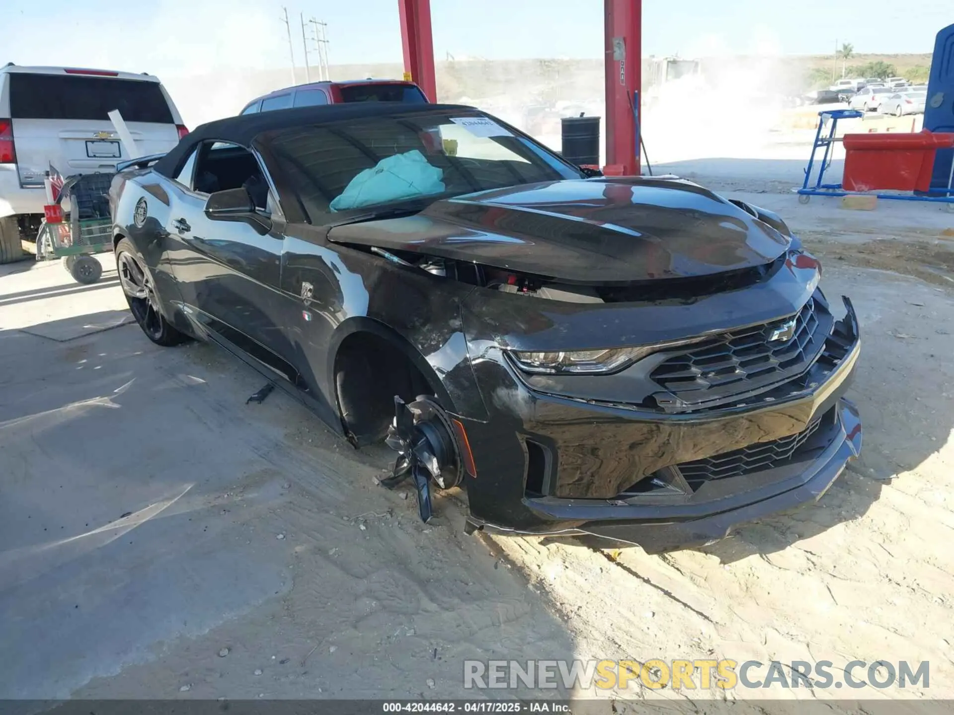 1 Фотография поврежденного автомобиля 1G1FB3DS5R0108864 CHEVROLET CAMARO 2024
