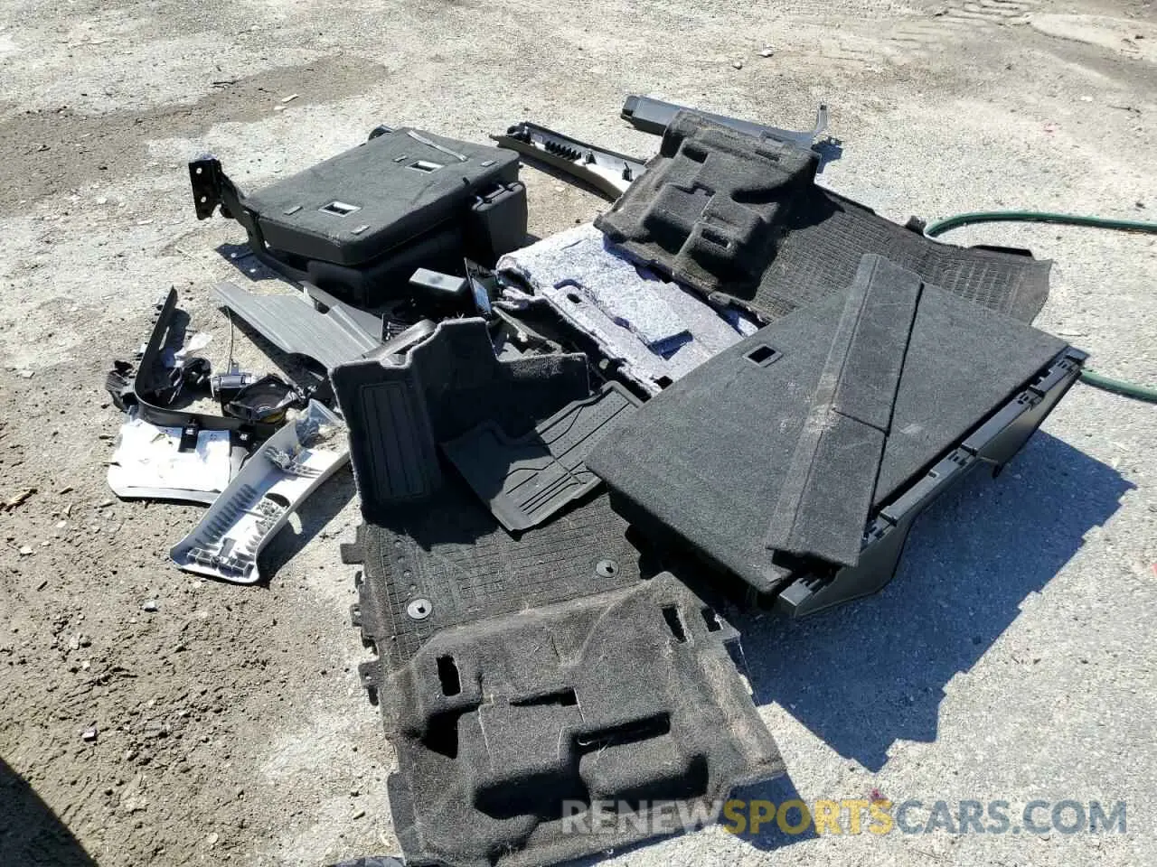 13 Photograph of a damaged car 1GNERJKW2LJ183233 CHEVROLET C/K2500 2020