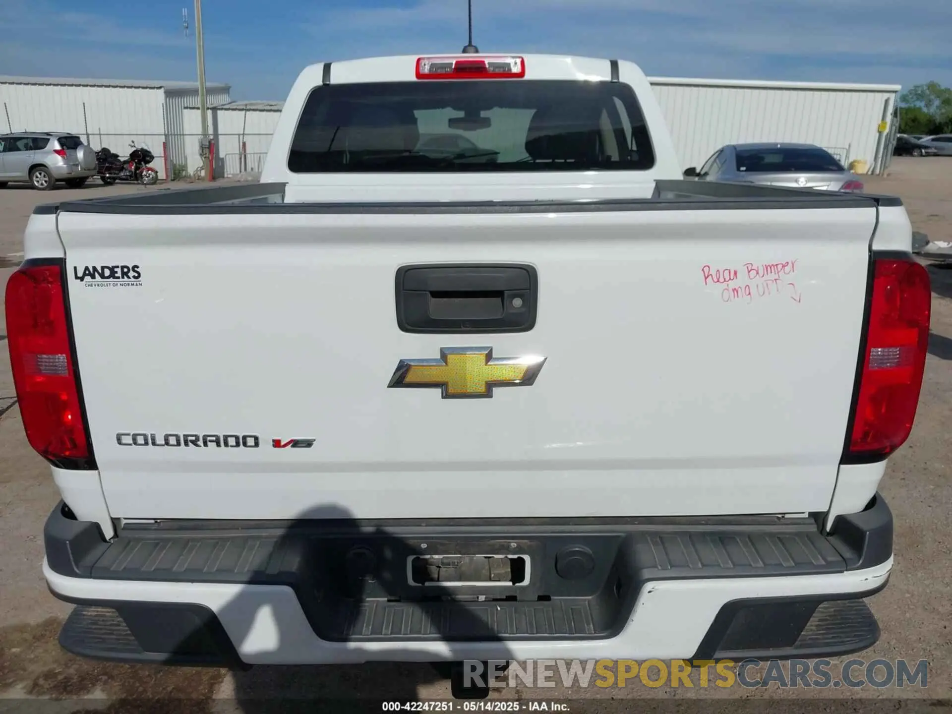 17 Photograph of a damaged car 1GCGSBEN2K1153095 CHEVROLET COLORADO 2019