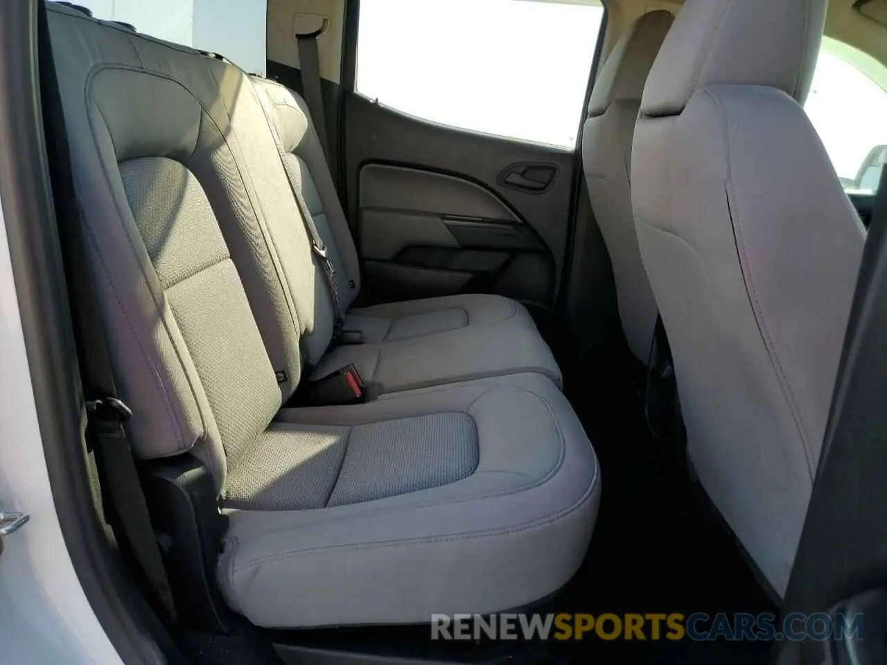 10 Photograph of a damaged car 1GCGSBEN2K1218432 CHEVROLET COLORADO 2019