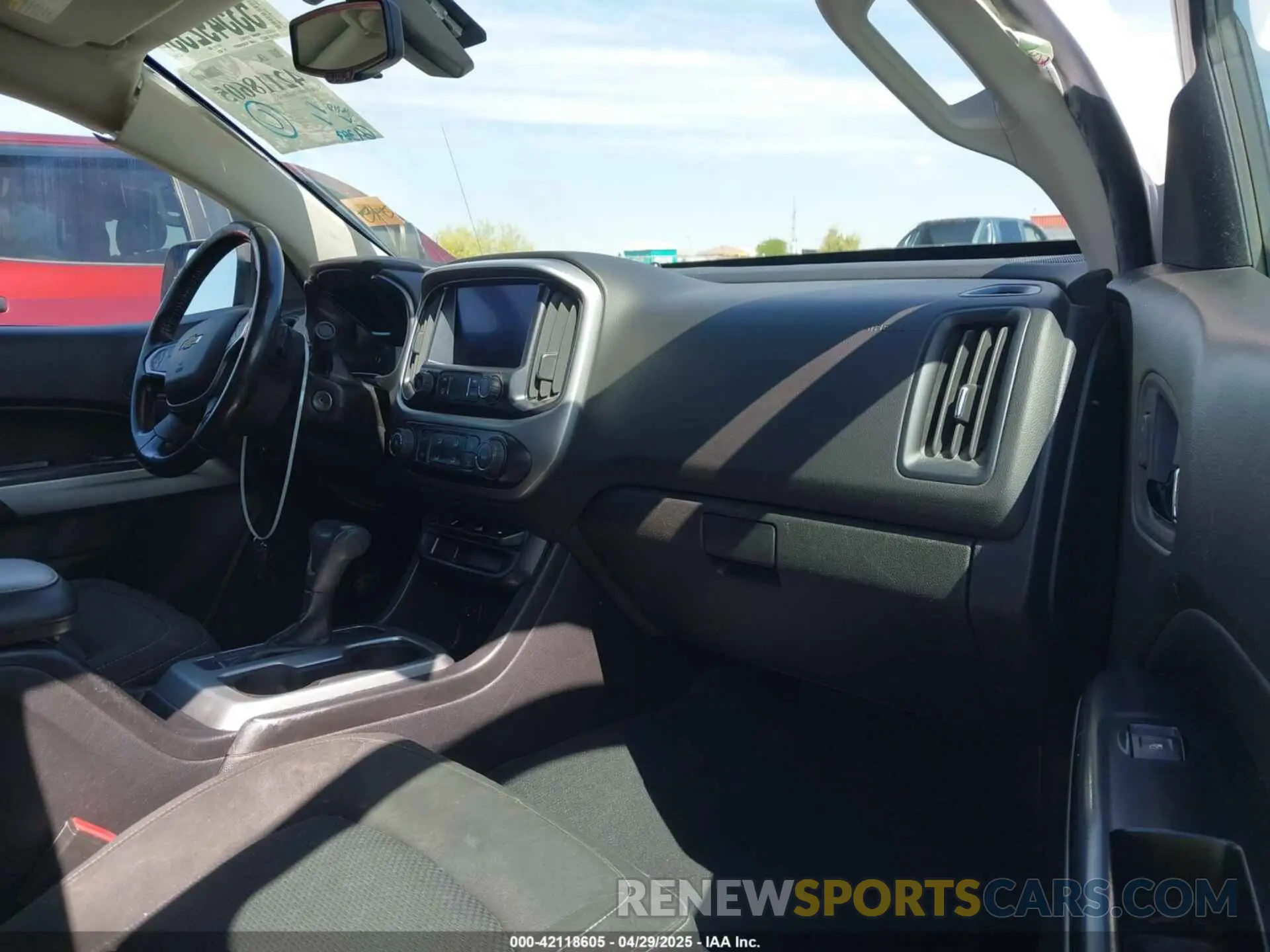 5 Photograph of a damaged car 1GCGSCEN1K1146225 CHEVROLET COLORADO 2019