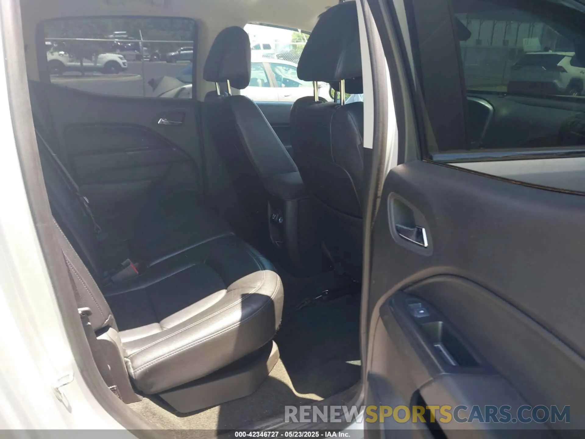 8 Photograph of a damaged car 1GCGSCEN7K1102049 CHEVROLET COLORADO 2019