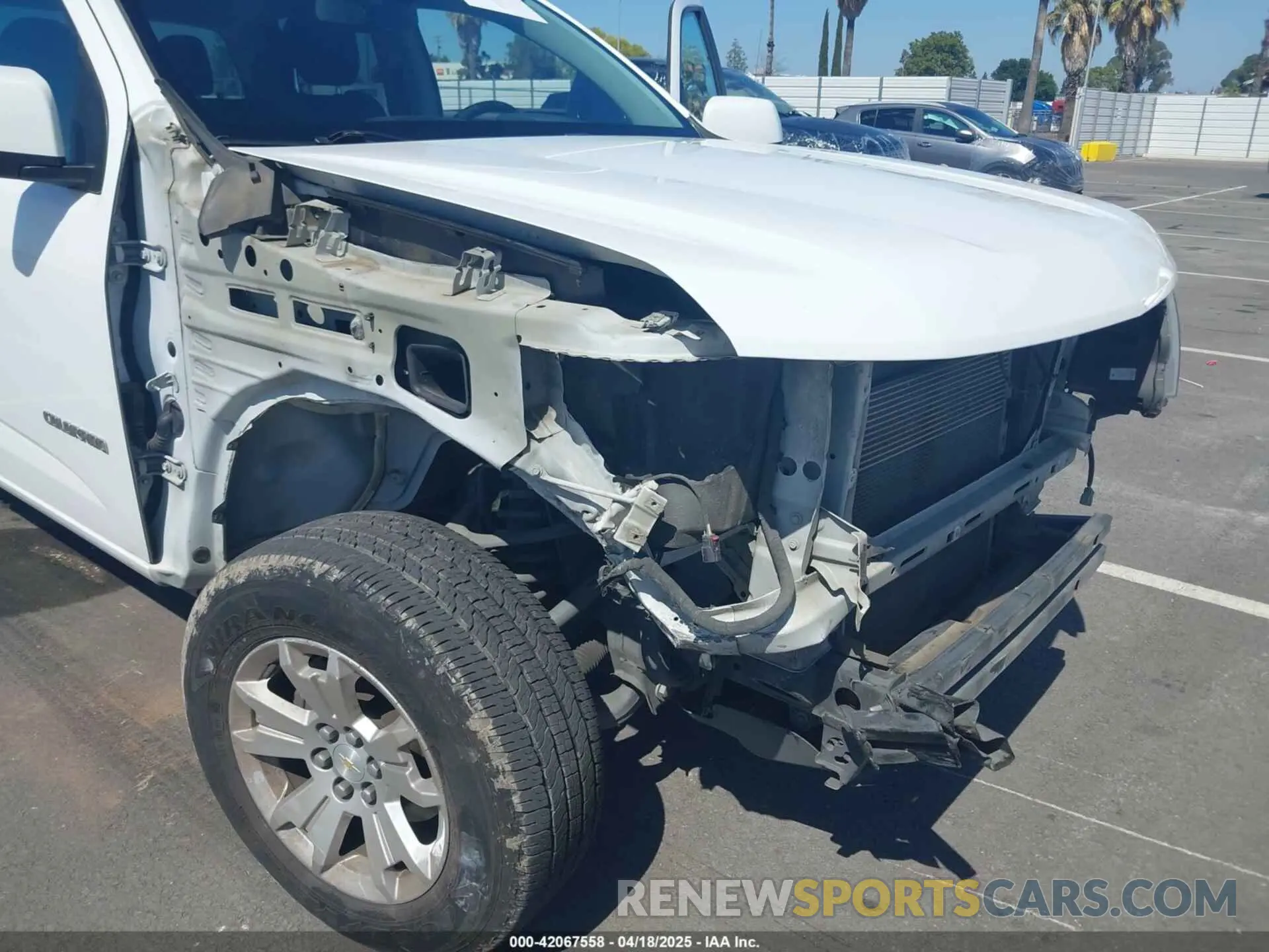 6 Photograph of a damaged car 1GCGSCEN8K1361309 CHEVROLET COLORADO 2019