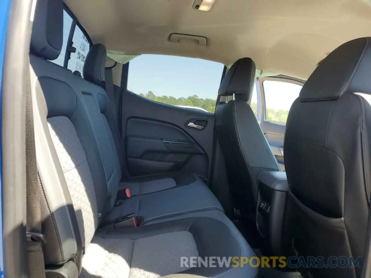 10 Photograph of a damaged car 1GCGSDEN2K1246646 CHEVROLET COLORADO 2019