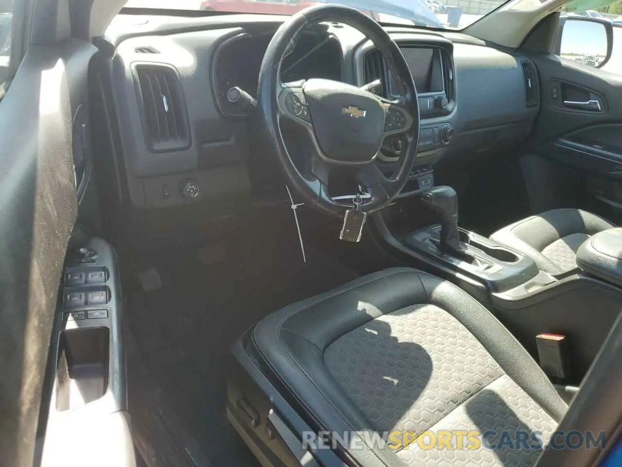8 Photograph of a damaged car 1GCGSDEN2K1246646 CHEVROLET COLORADO 2019