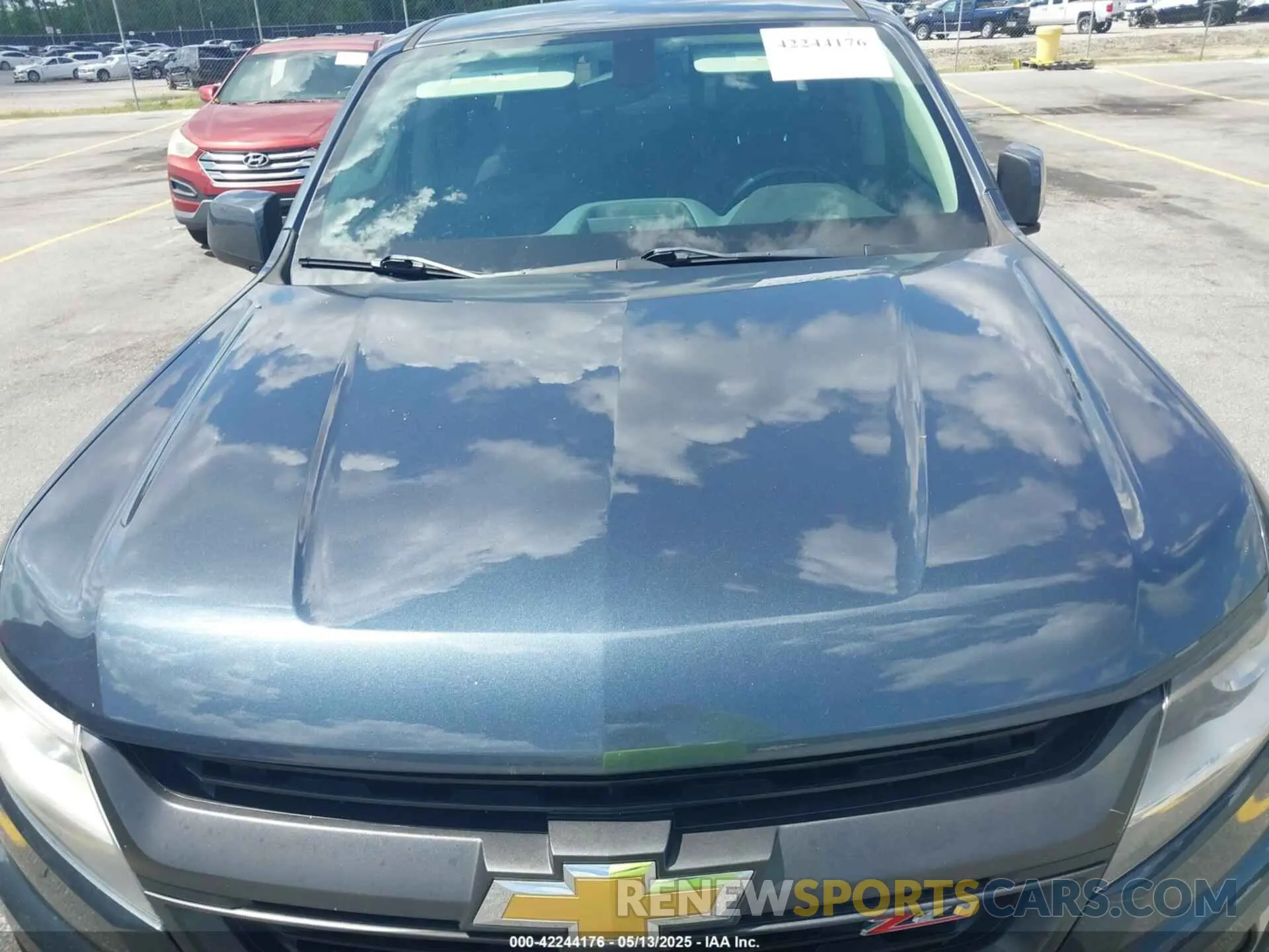 10 Photograph of a damaged car 1GCGSDEN4K1122944 CHEVROLET COLORADO 2019