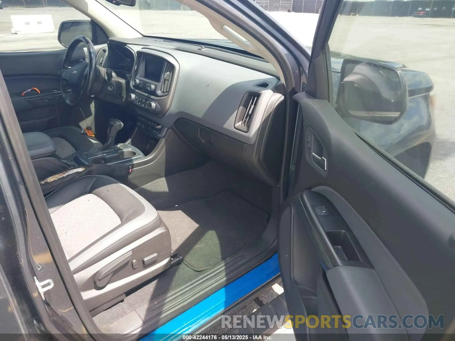 5 Photograph of a damaged car 1GCGSDEN4K1122944 CHEVROLET COLORADO 2019