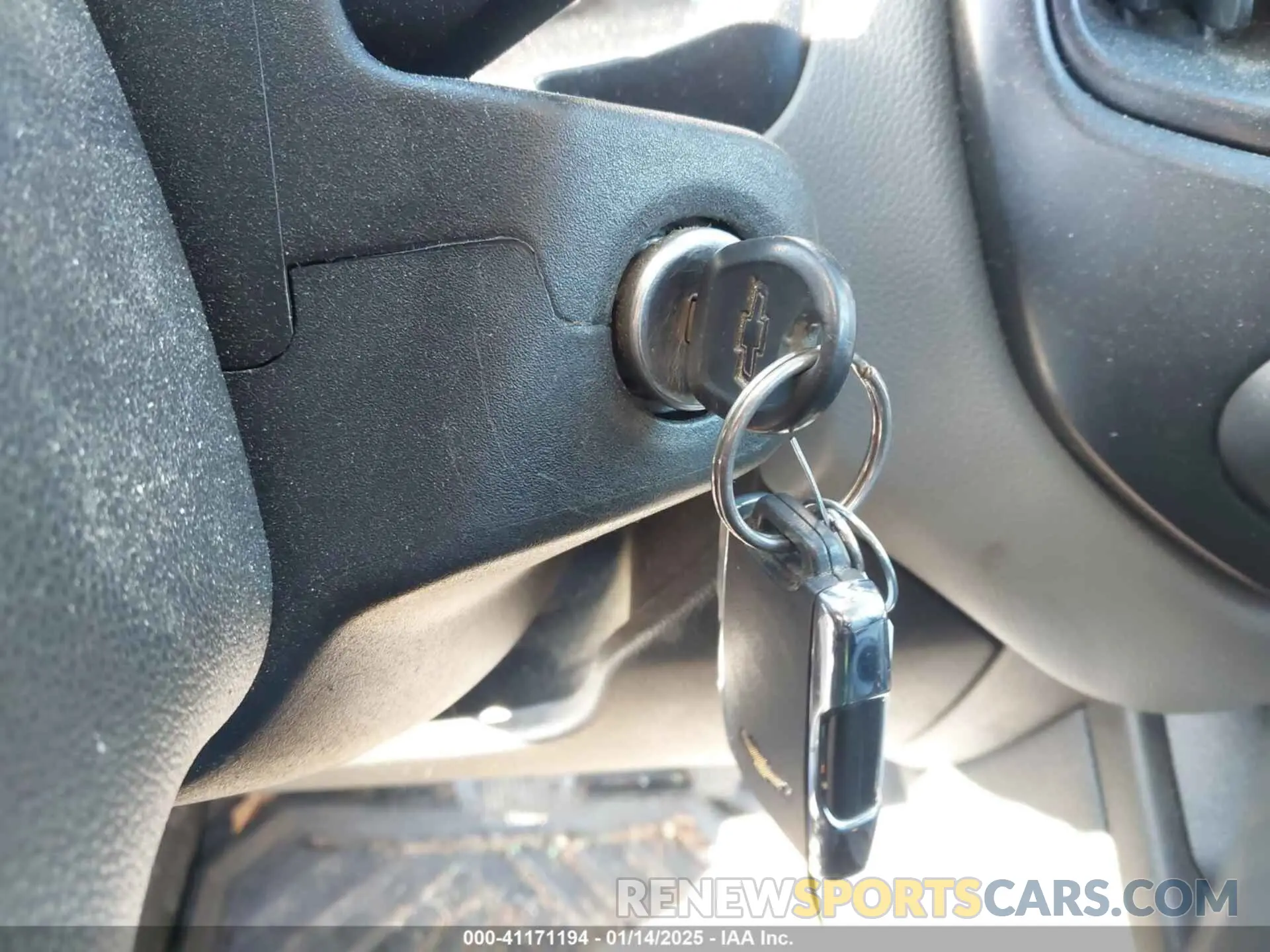 11 Photograph of a damaged car 1GCGTBEN0K1356113 CHEVROLET COLORADO 2019