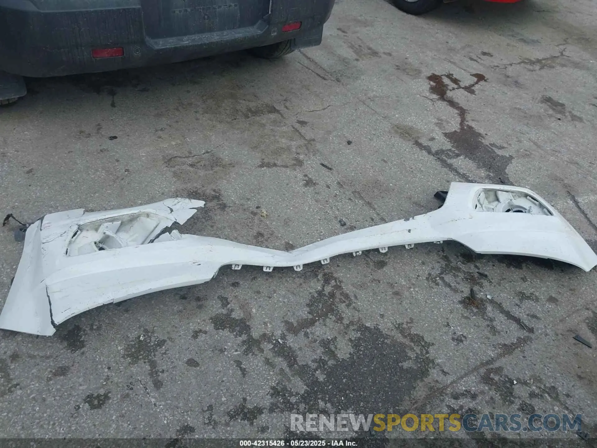 12 Photograph of a damaged car 1GCGTBEN3K1304166 CHEVROLET COLORADO 2019