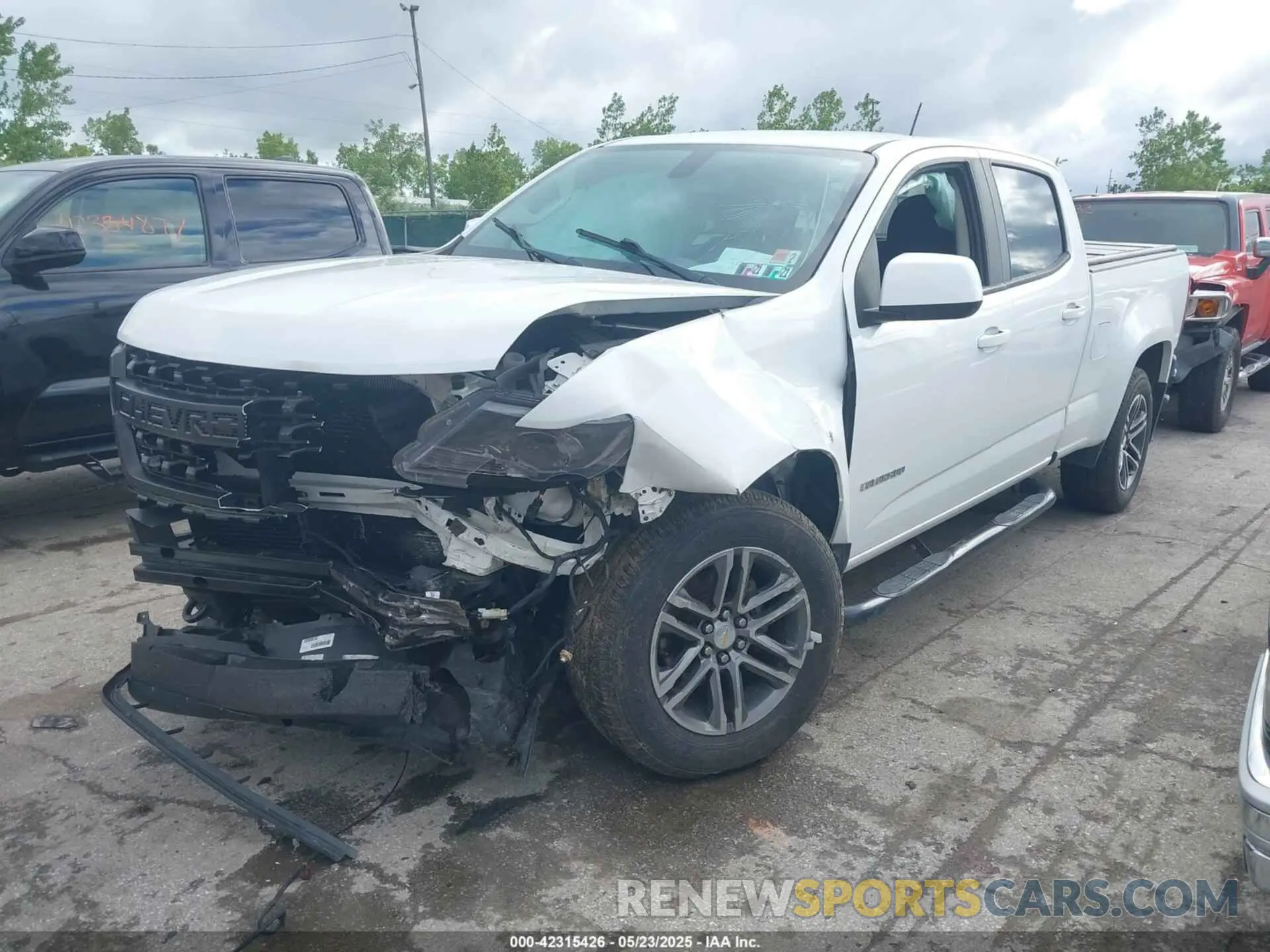 2 Photograph of a damaged car 1GCGTBEN3K1304166 CHEVROLET COLORADO 2019