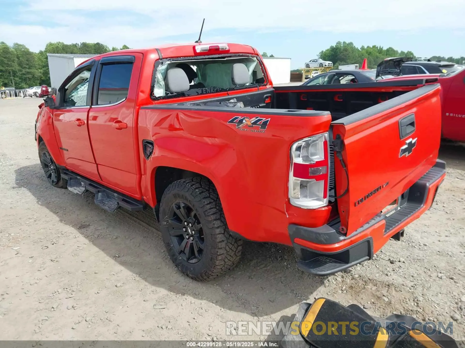 3 Photograph of a damaged car 1GCGTBEN8K1126643 CHEVROLET COLORADO 2019