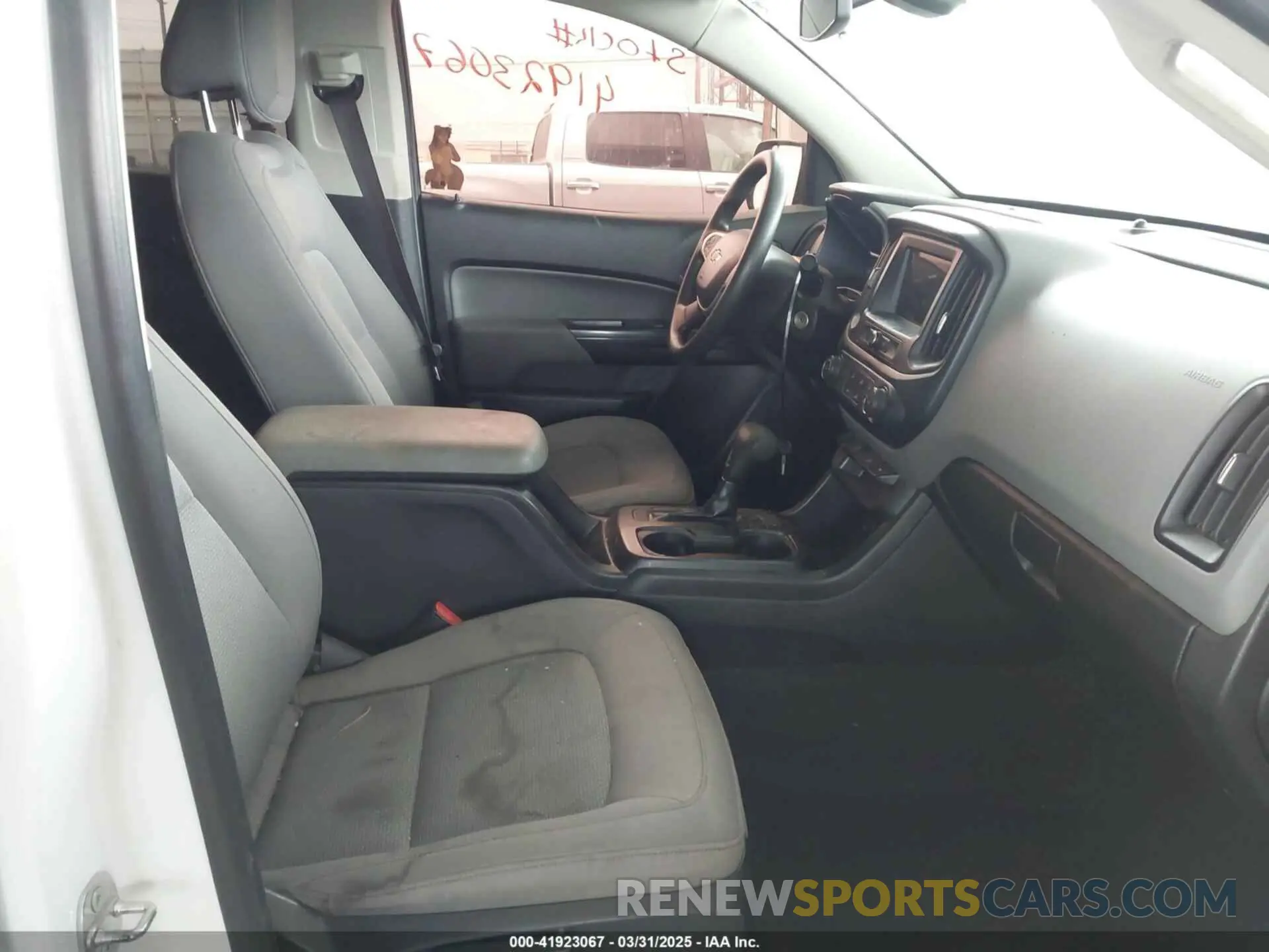 5 Photograph of a damaged car 1GCGTBEN8K1347983 CHEVROLET COLORADO 2019