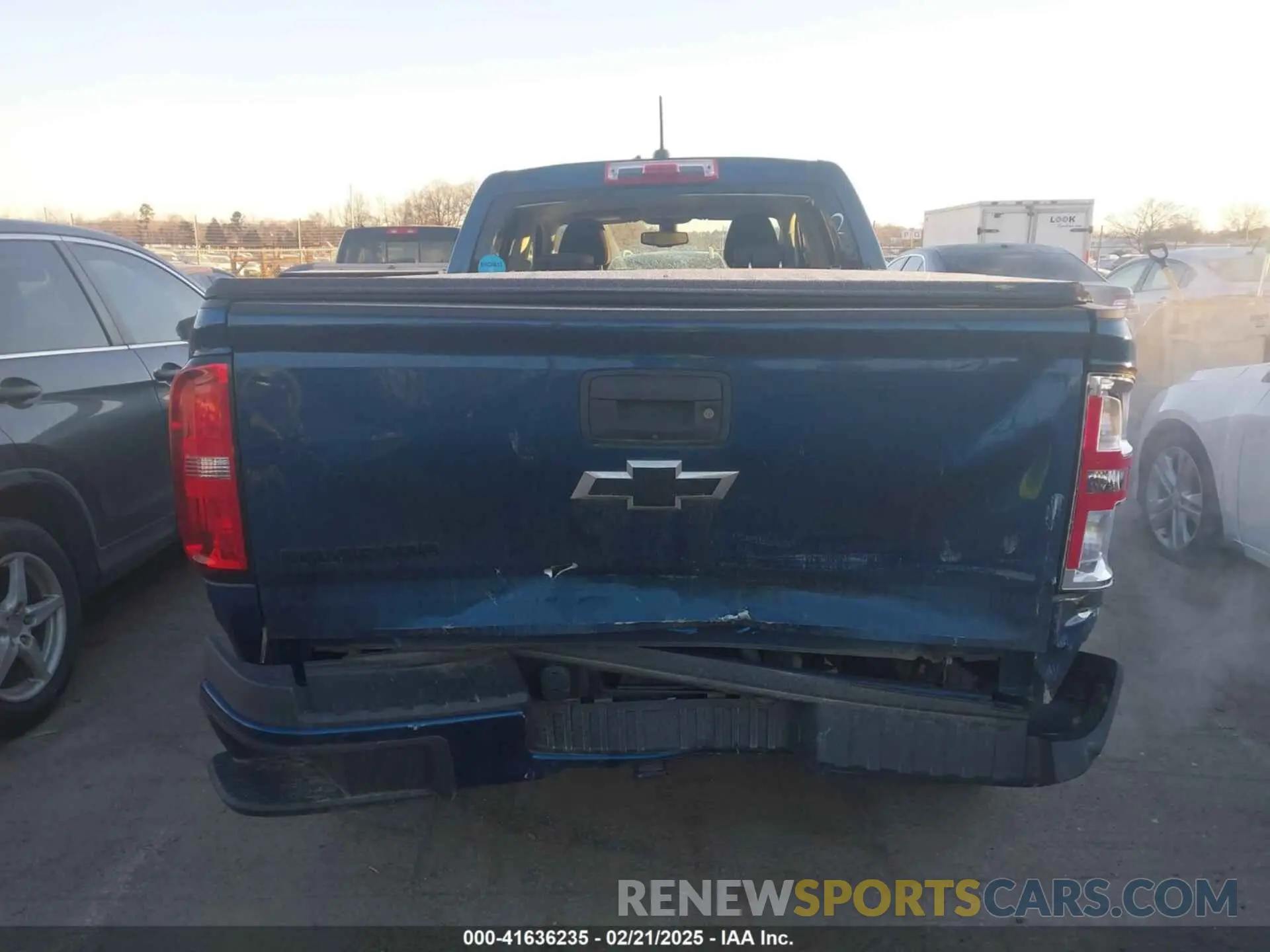 16 Photograph of a damaged car 1GCGTCEN0K1268281 CHEVROLET COLORADO 2019