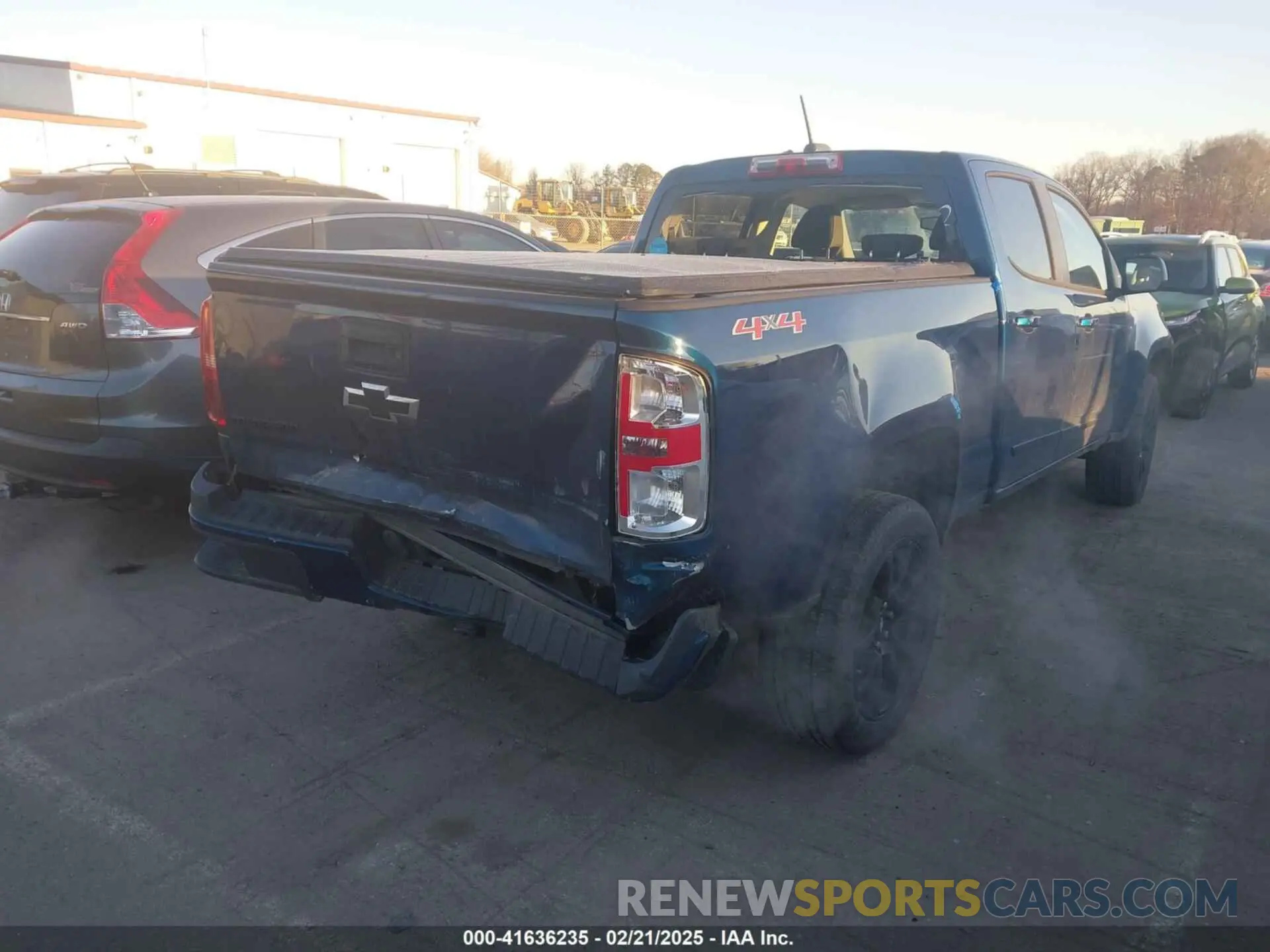 4 Photograph of a damaged car 1GCGTCEN0K1268281 CHEVROLET COLORADO 2019