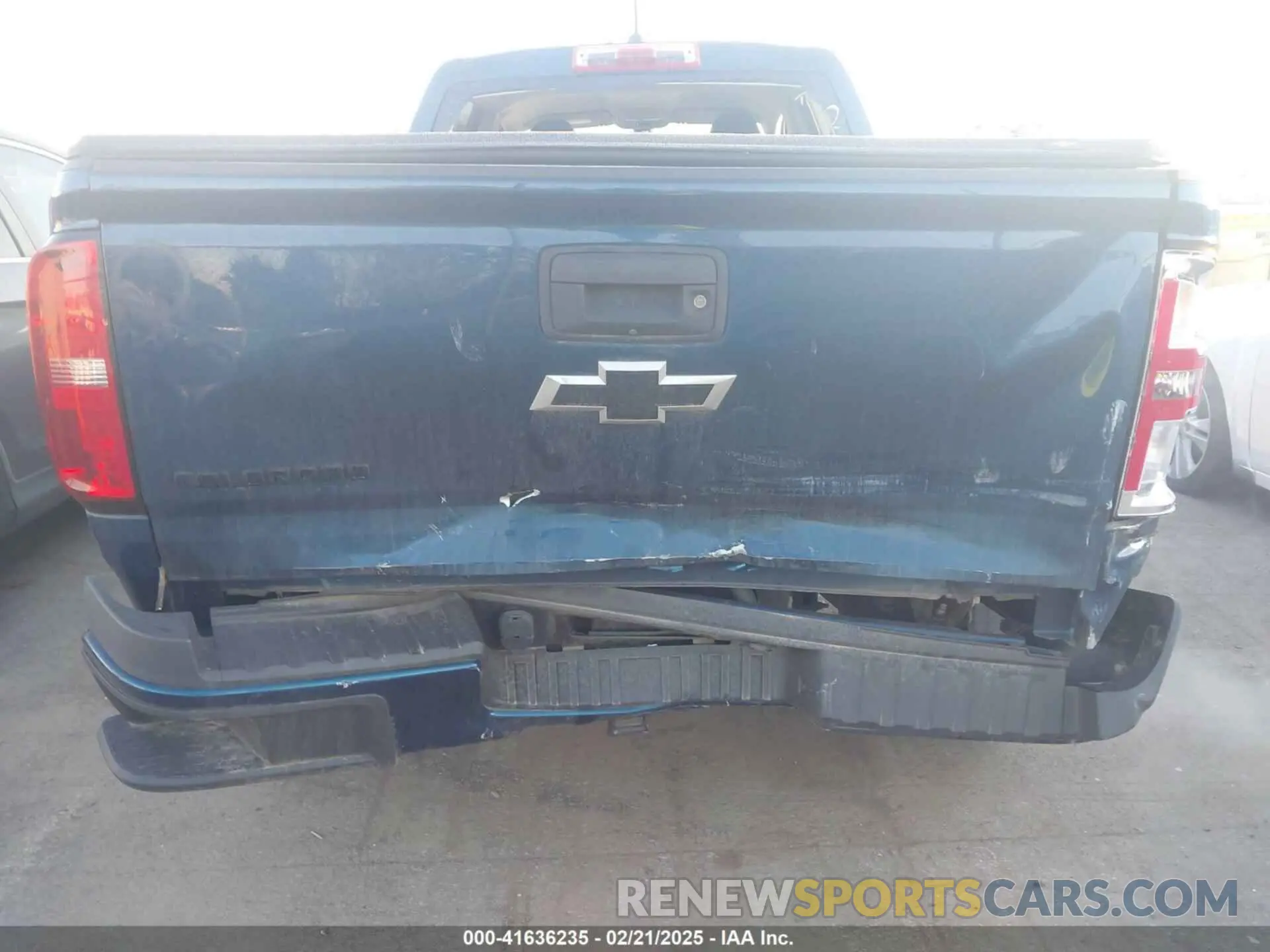 6 Photograph of a damaged car 1GCGTCEN0K1268281 CHEVROLET COLORADO 2019