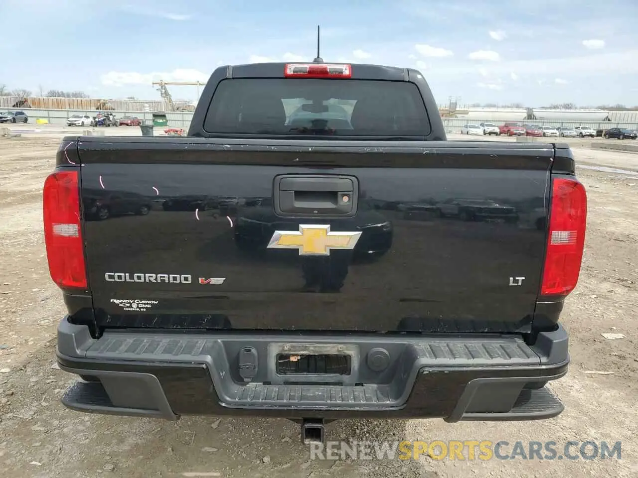 6 Photograph of a damaged car 1GCGTCEN1K1117207 CHEVROLET COLORADO 2019
