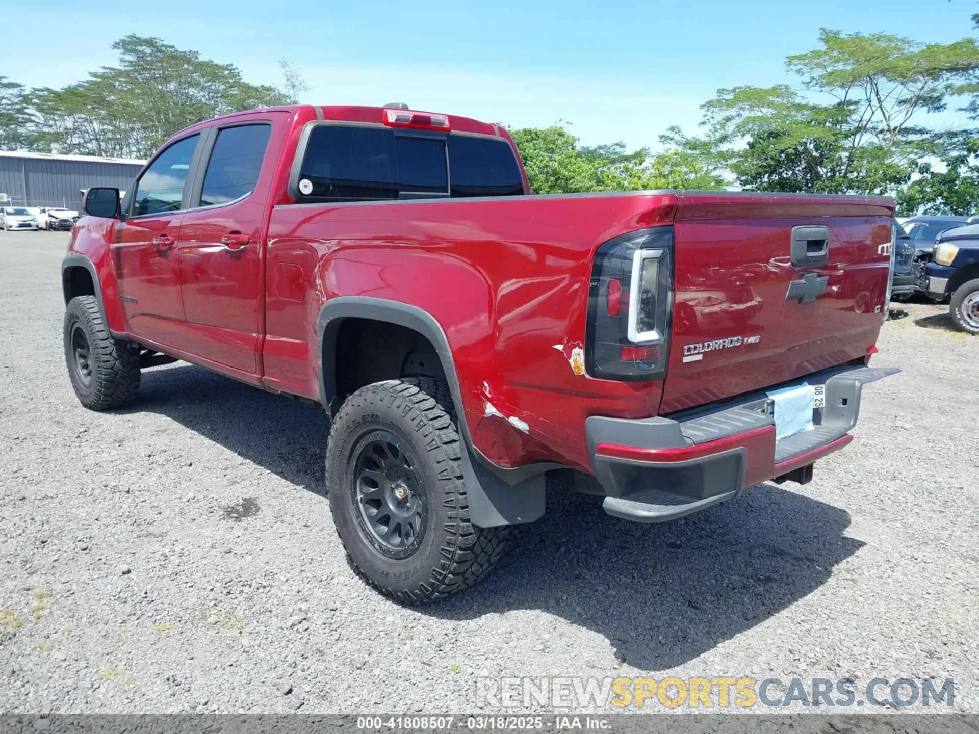3 Photograph of a damaged car 1GCGTCEN2K1206834 CHEVROLET COLORADO 2019