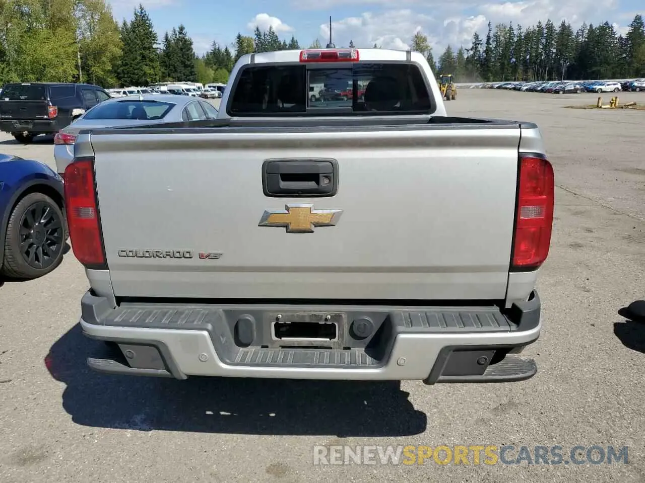 6 Photograph of a damaged car 1GCGTDEN1K1194701 CHEVROLET COLORADO 2019