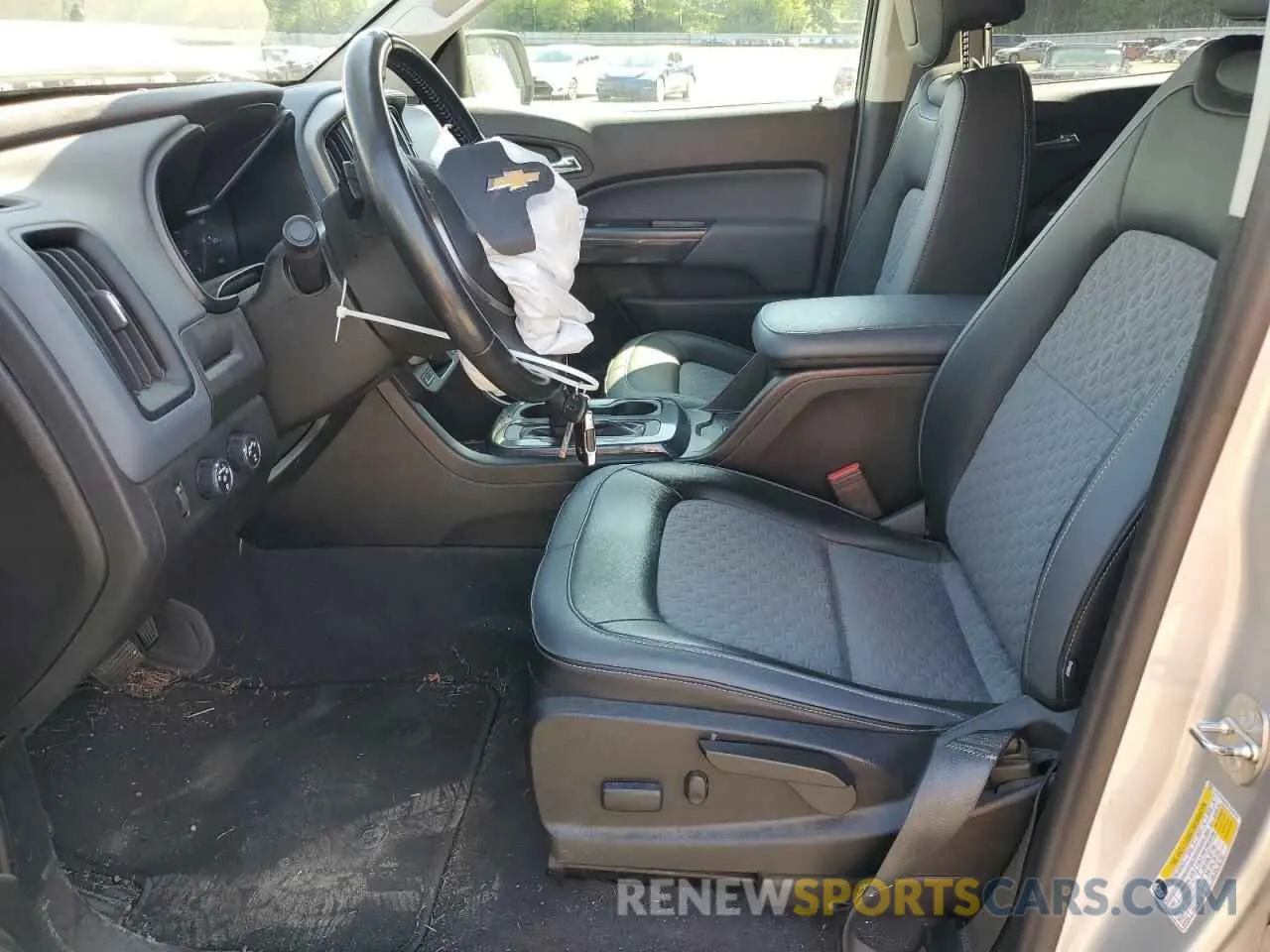 7 Photograph of a damaged car 1GCGTDEN1K1194701 CHEVROLET COLORADO 2019