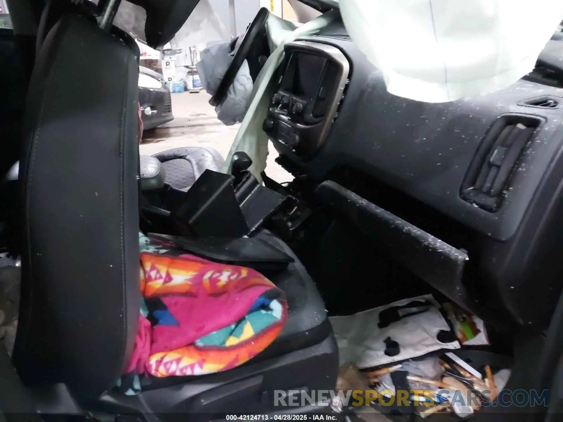 5 Photograph of a damaged car 1GCGTDEN3K1116212 CHEVROLET COLORADO 2019
