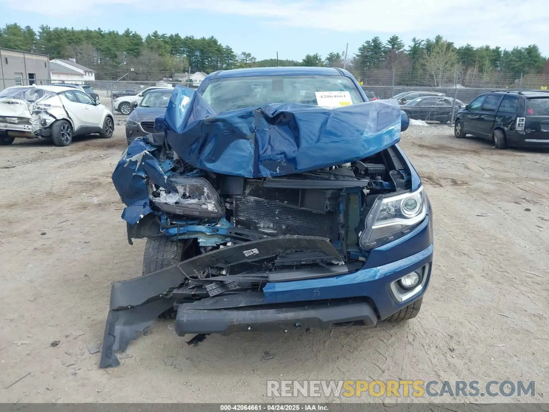 12 Photograph of a damaged car 1GCGTDEN8K1321895 CHEVROLET COLORADO 2019