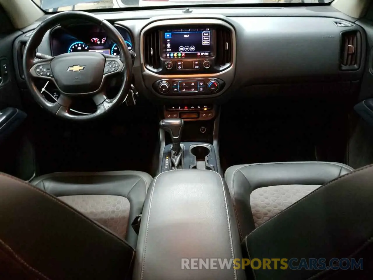 8 Photograph of a damaged car 1GCGTDENXK1347608 CHEVROLET COLORADO 2019