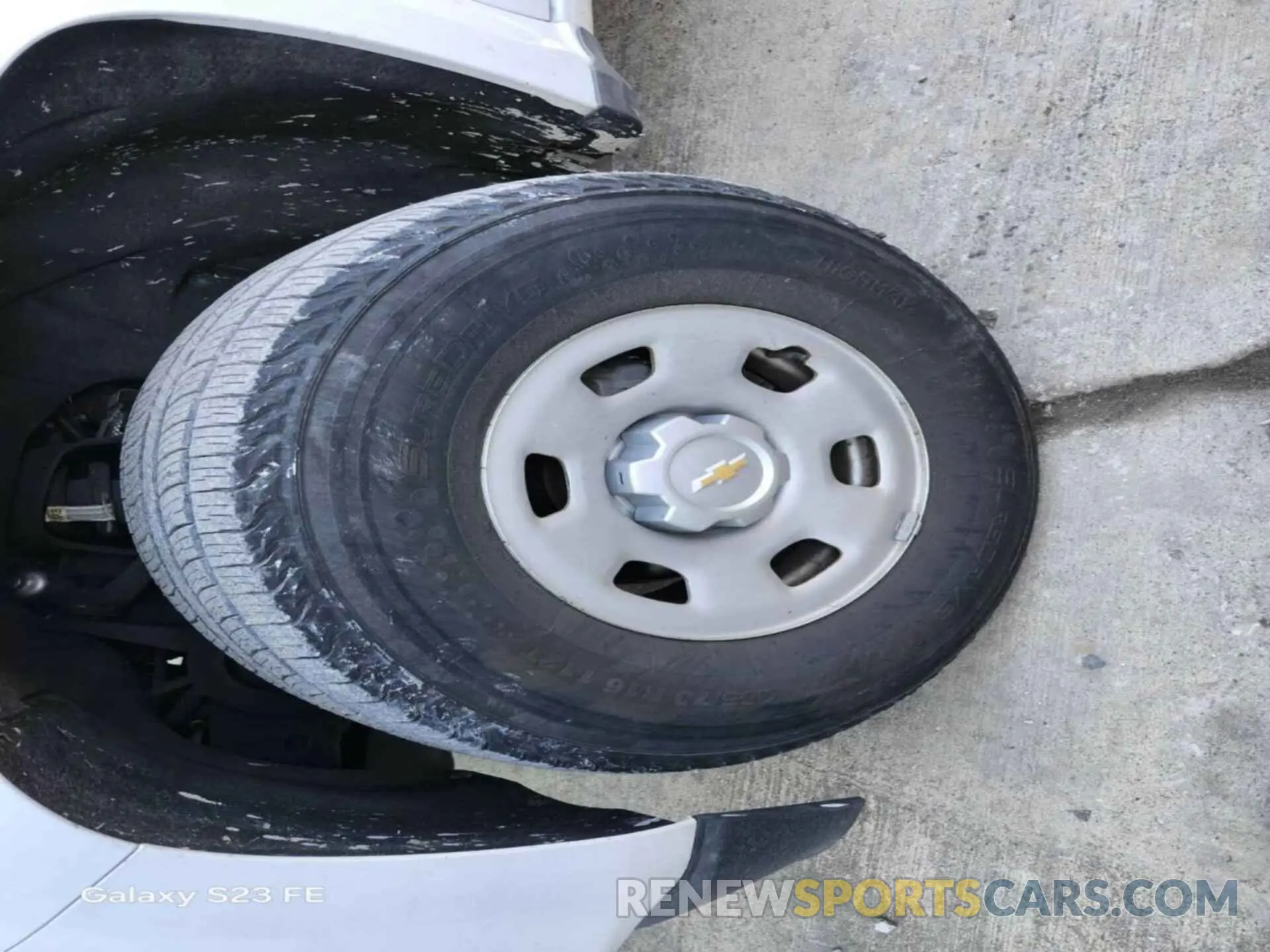17 Photograph of a damaged car 1GCHSBEA1K1112295 CHEVROLET COLORADO 2019