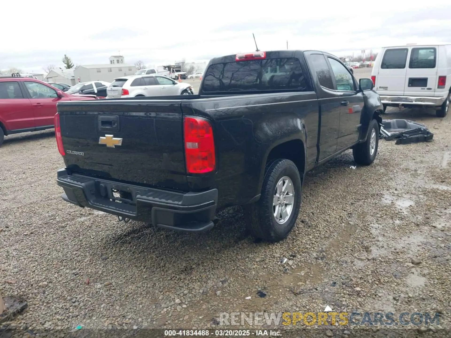 4 Photograph of a damaged car 1GCHSBEA1K1142171 CHEVROLET COLORADO 2019