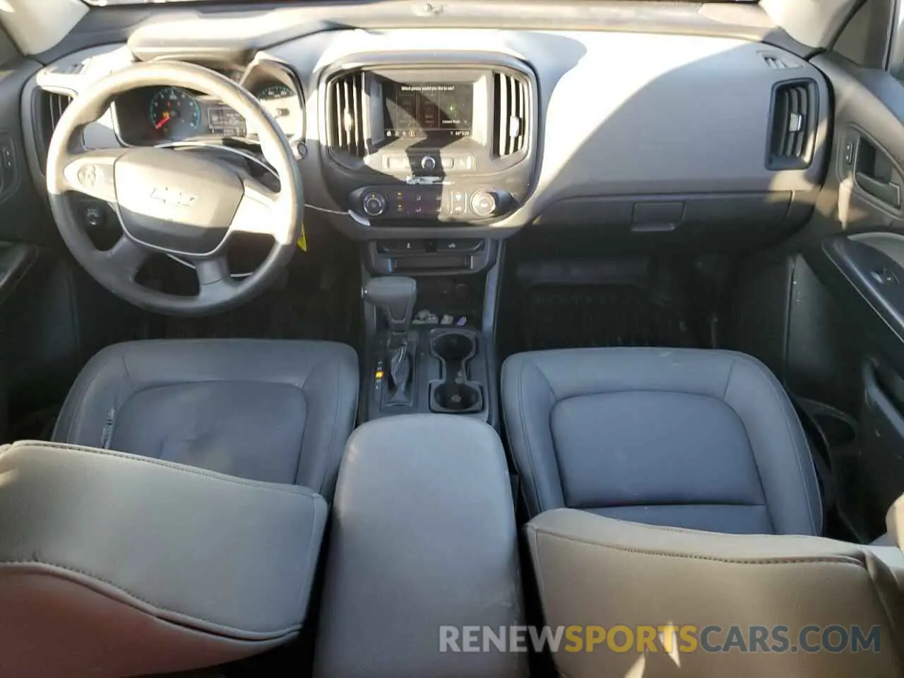 8 Photograph of a damaged car 1GCHSBEA1K1212526 CHEVROLET COLORADO 2019