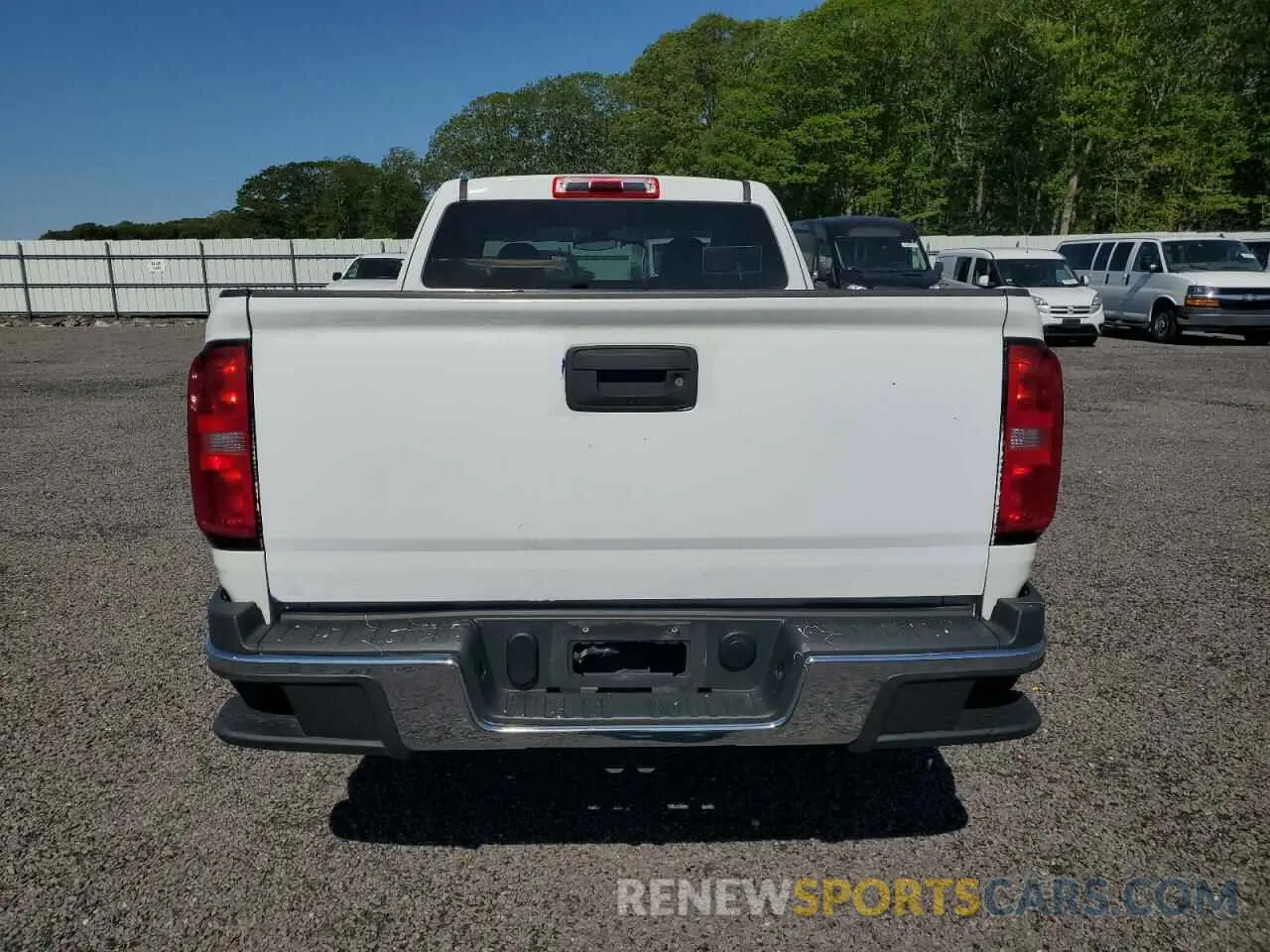 6 Photograph of a damaged car 1GCHSBEA1K1327305 CHEVROLET COLORADO 2019