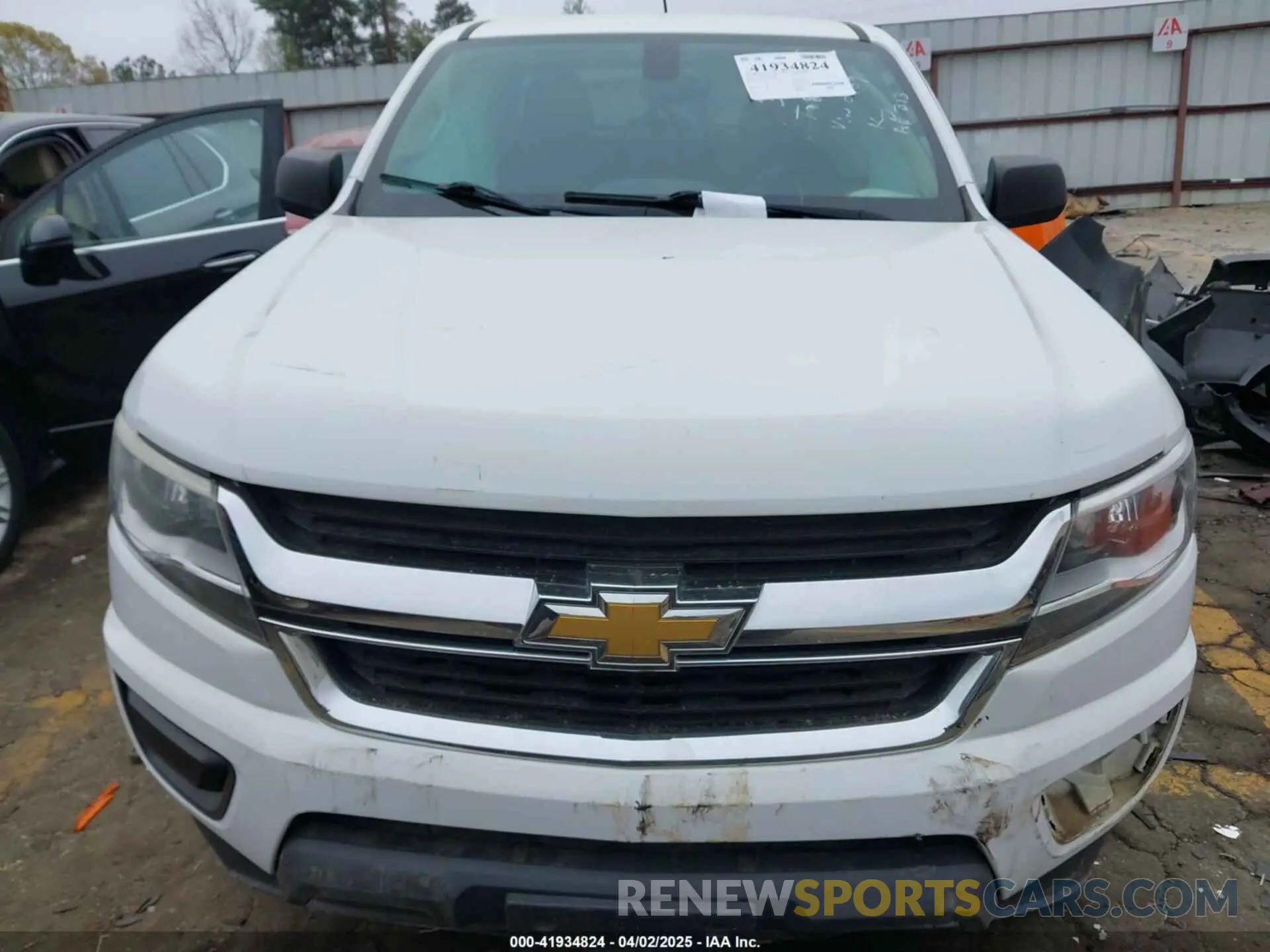 12 Photograph of a damaged car 1GCHSBEA4K1170109 CHEVROLET COLORADO 2019