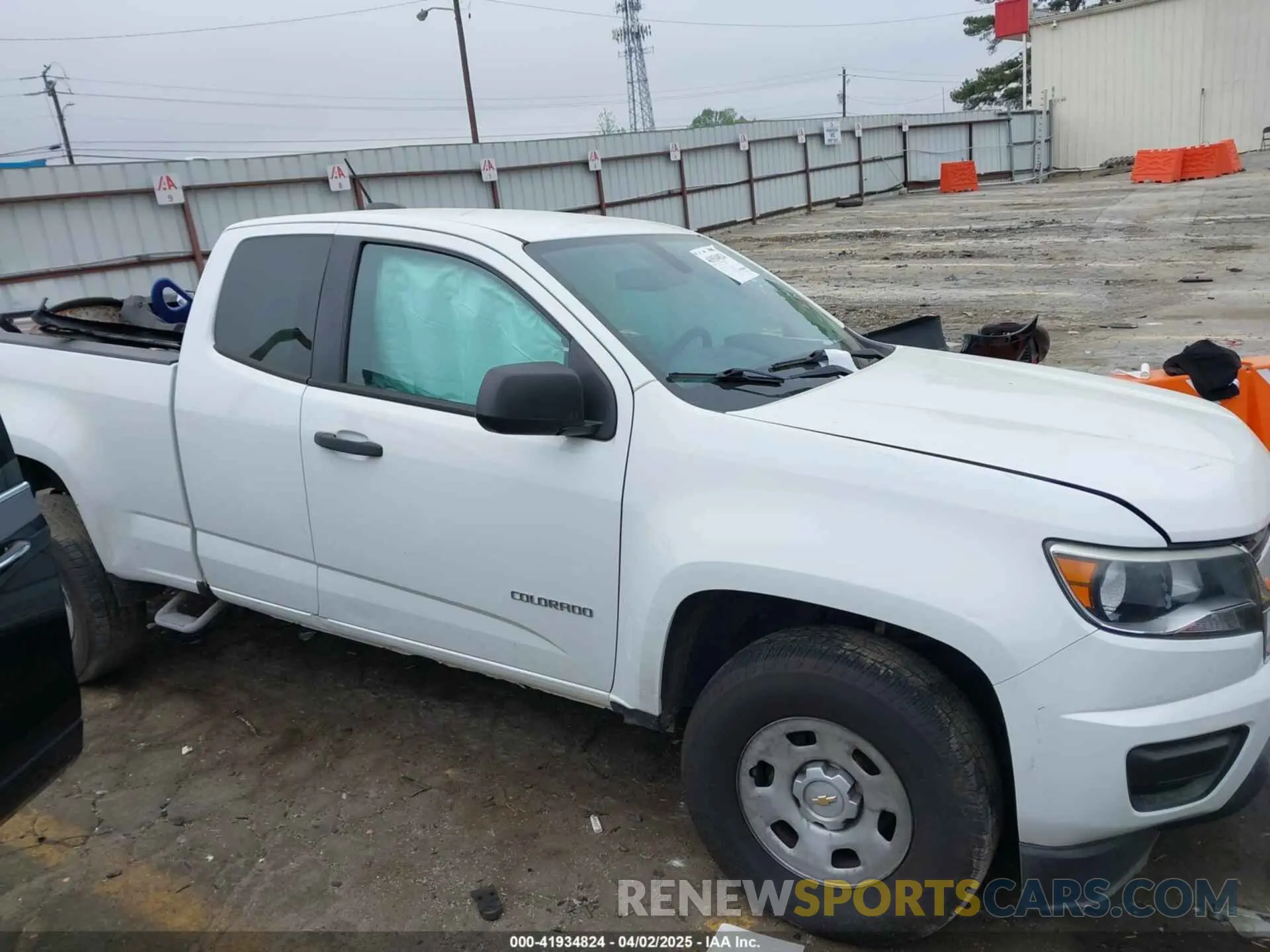 13 Photograph of a damaged car 1GCHSBEA4K1170109 CHEVROLET COLORADO 2019