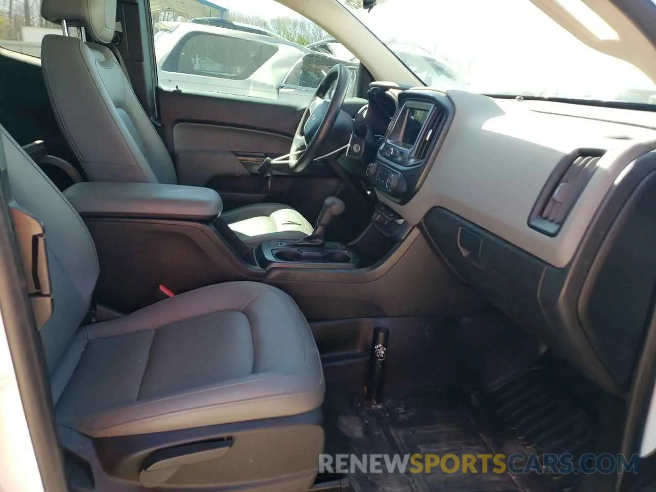 10 Photograph of a damaged car 1GCHSBEA6K1151142 CHEVROLET COLORADO 2019