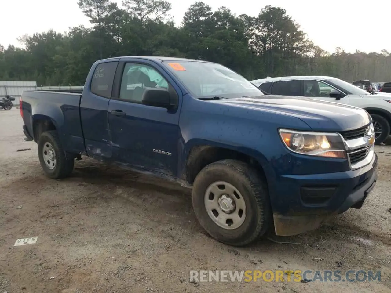 4 Photograph of a damaged car 1GCHSBEA6K1223845 CHEVROLET COLORADO 2019