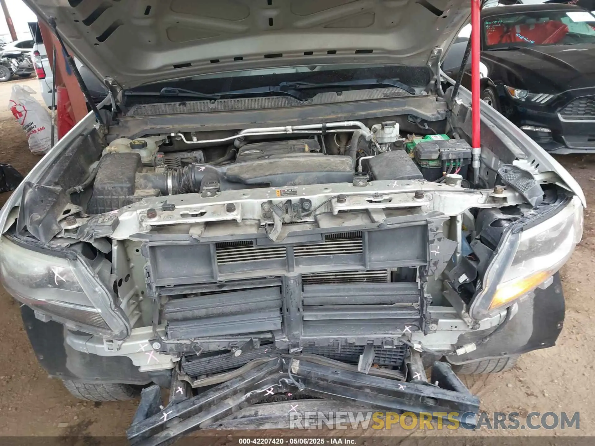 10 Photograph of a damaged car 1GCHSBEA6K1230925 CHEVROLET COLORADO 2019
