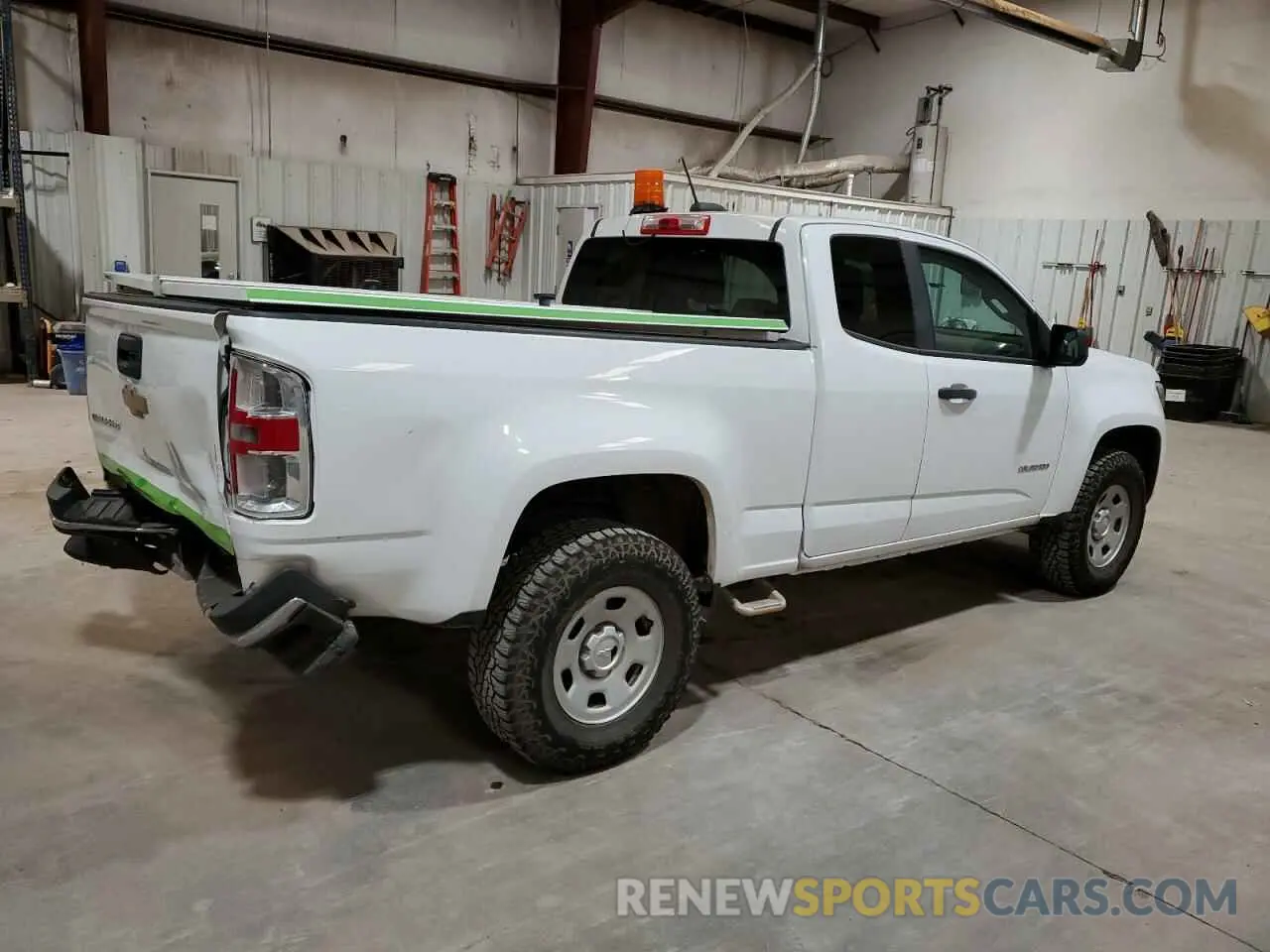 3 Photograph of a damaged car 1GCHSBEAXK1282316 CHEVROLET COLORADO 2019
